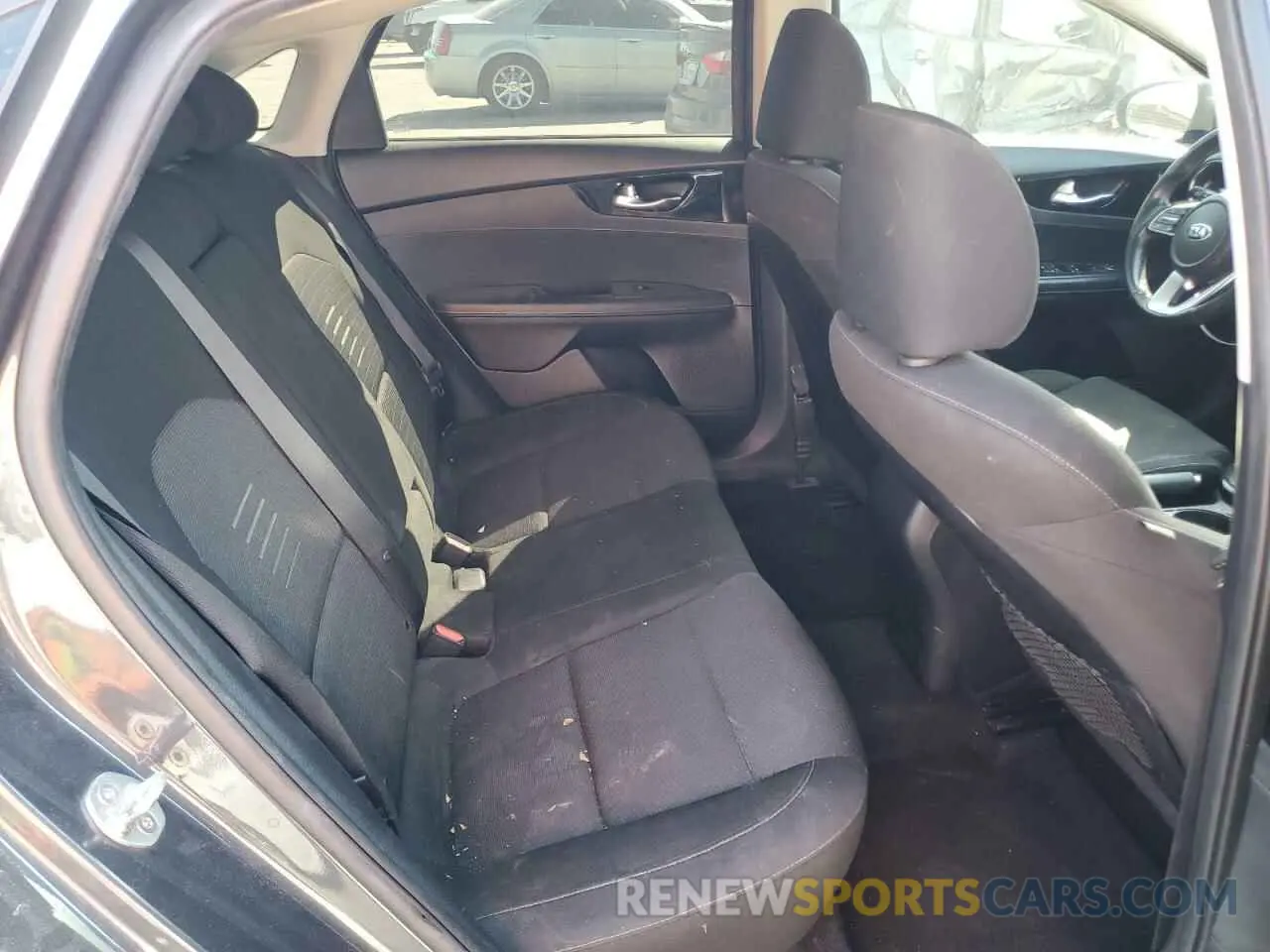 10 Photograph of a damaged car 3KPF34AD5KE070064 KIA FORTE 2019
