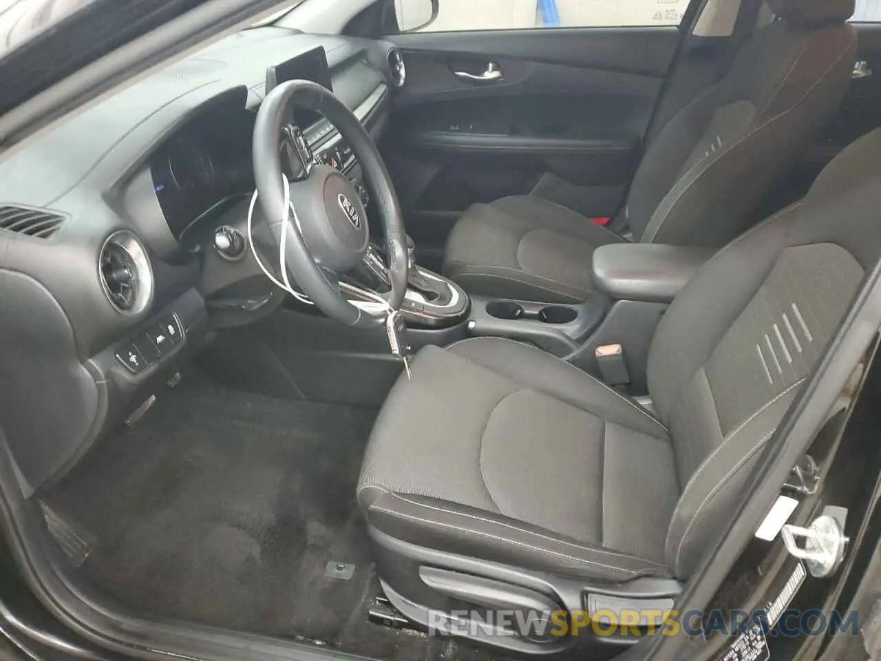 7 Photograph of a damaged car 3KPF34AD6KE016370 KIA FORTE 2019