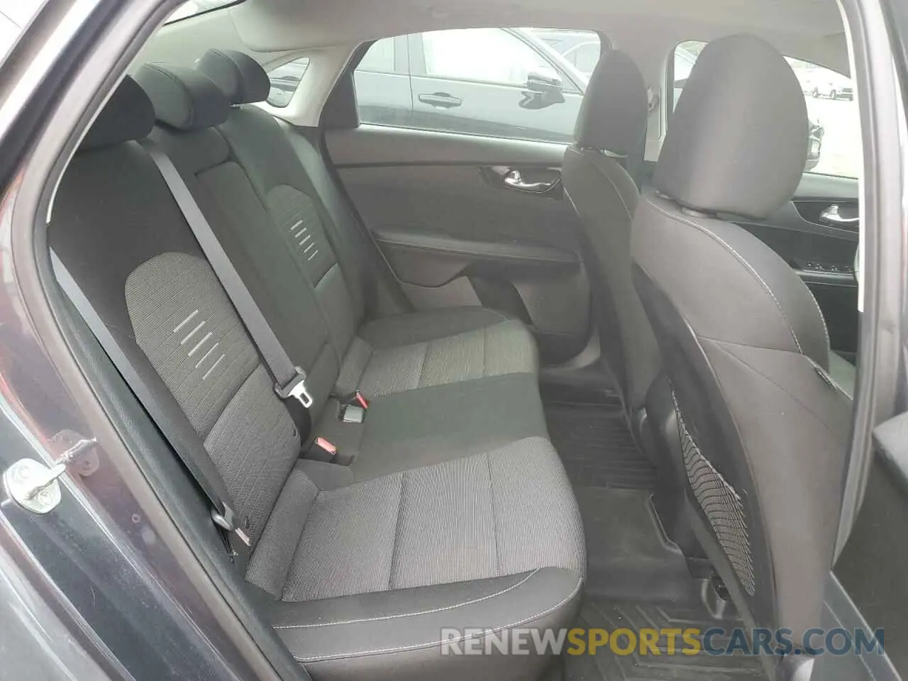 10 Photograph of a damaged car 3KPF34AD7KE075556 KIA FORTE 2019
