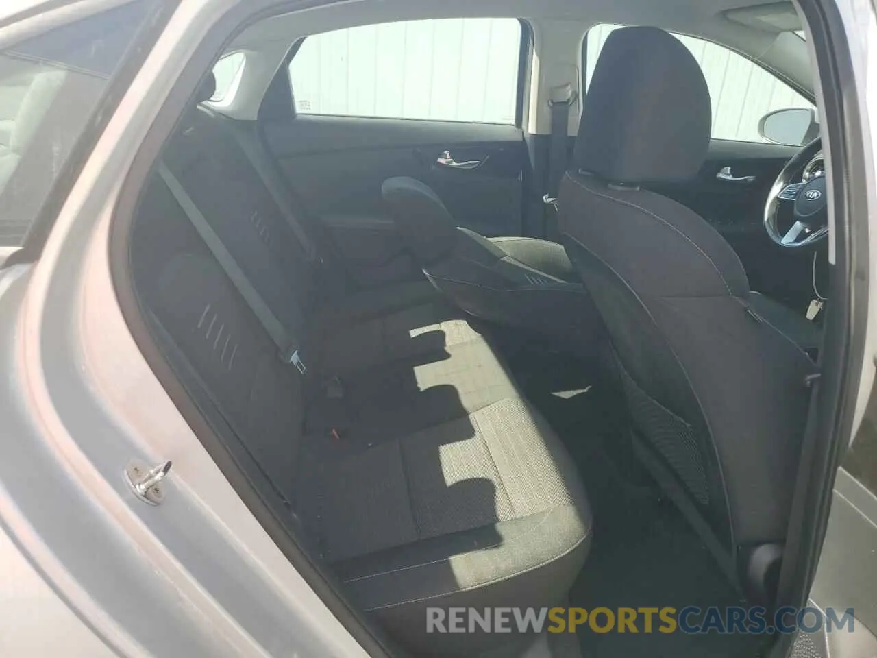 10 Photograph of a damaged car 3KPF34AD7KE116154 KIA FORTE 2019