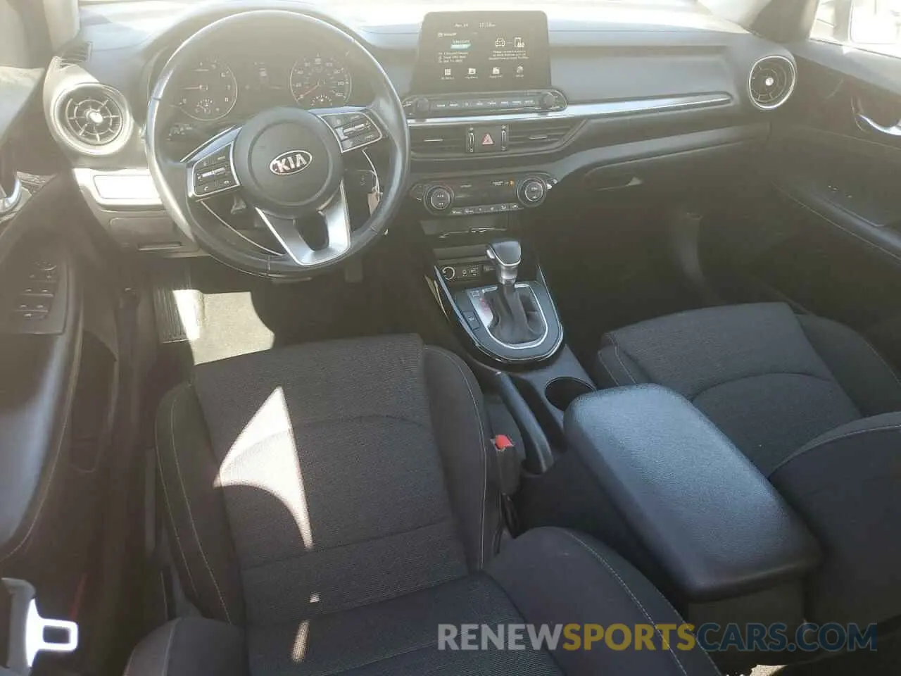 8 Photograph of a damaged car 3KPF34AD7KE116154 KIA FORTE 2019