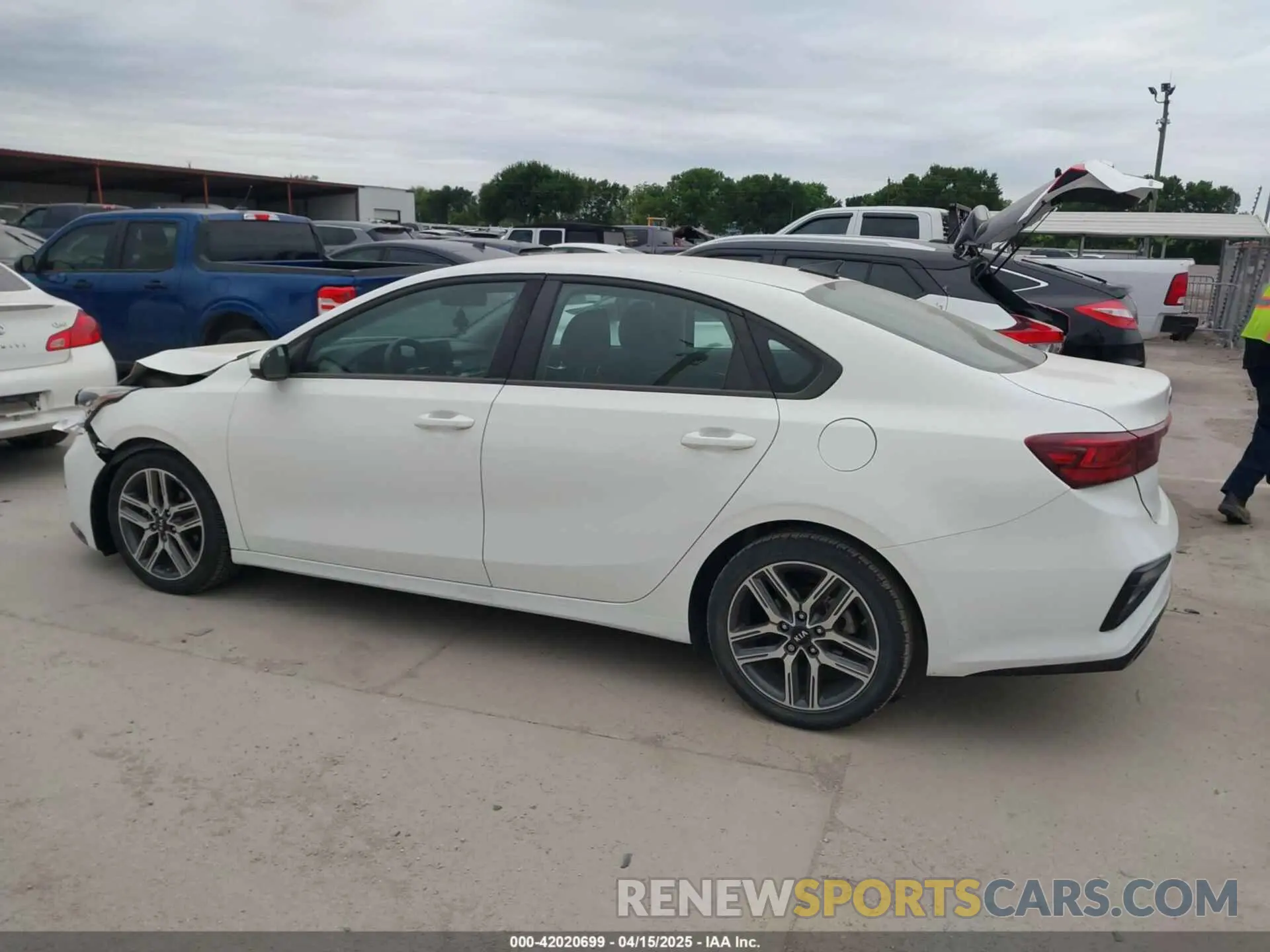14 Photograph of a damaged car 3KPF34AD8KE006973 KIA FORTE 2019
