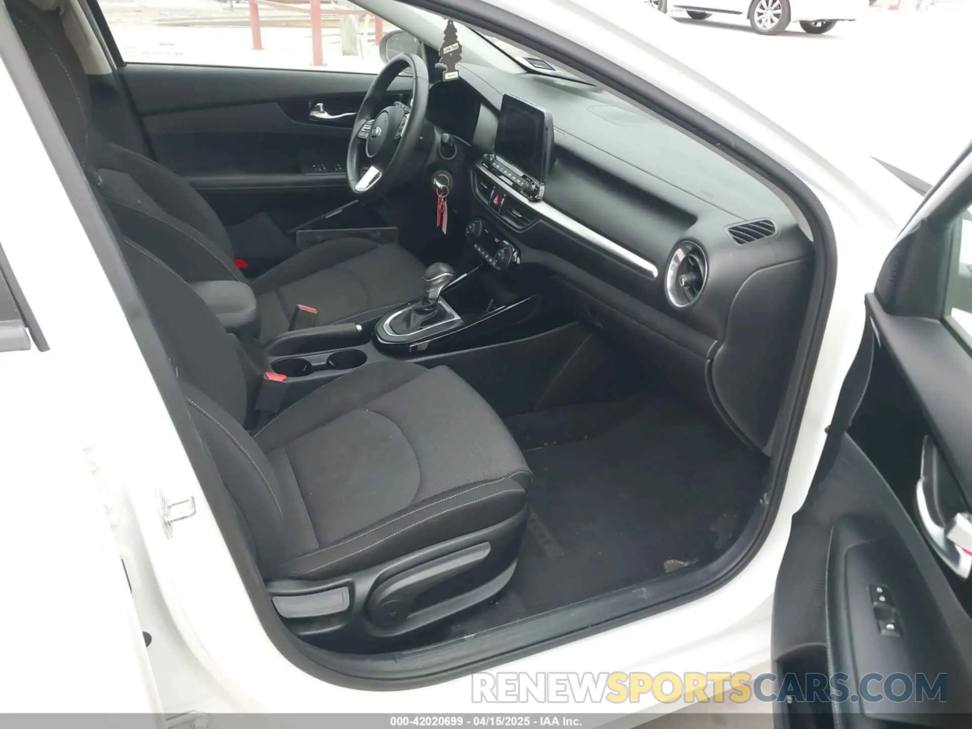 5 Photograph of a damaged car 3KPF34AD8KE006973 KIA FORTE 2019