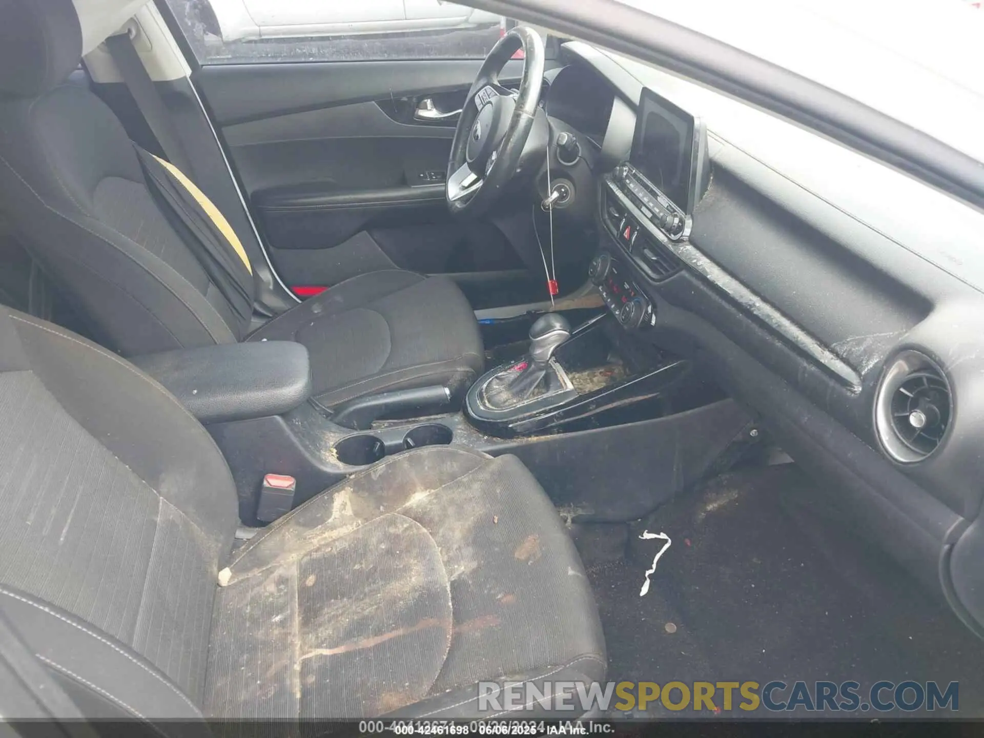 5 Photograph of a damaged car 3KPF34AD8KE021022 KIA FORTE 2019