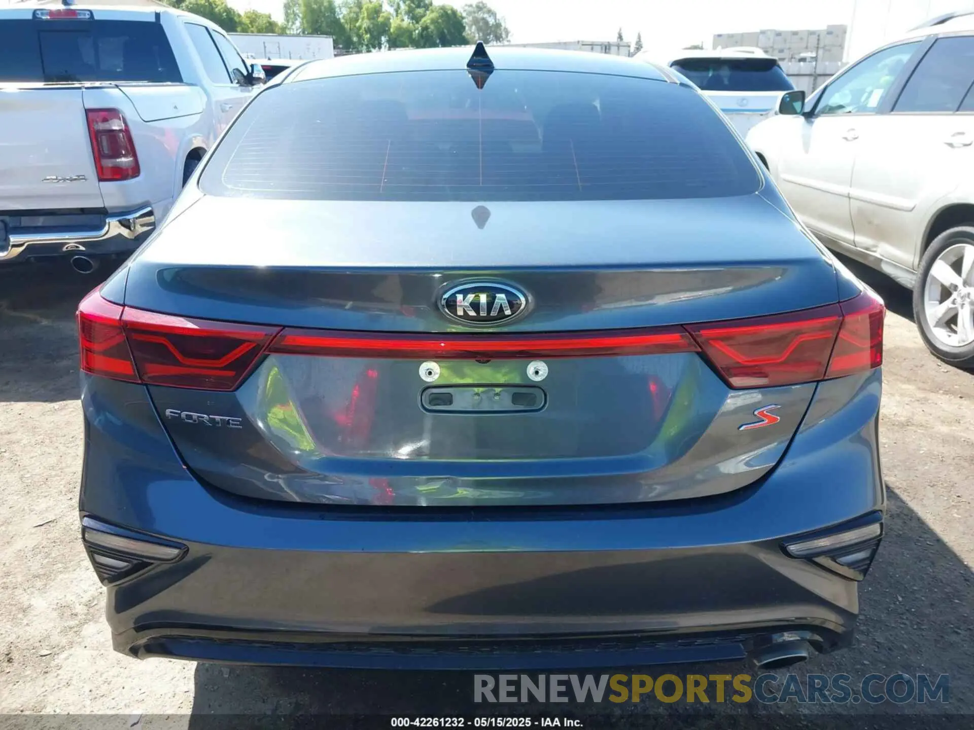 16 Photograph of a damaged car 3KPF34AD8KE024325 KIA FORTE 2019