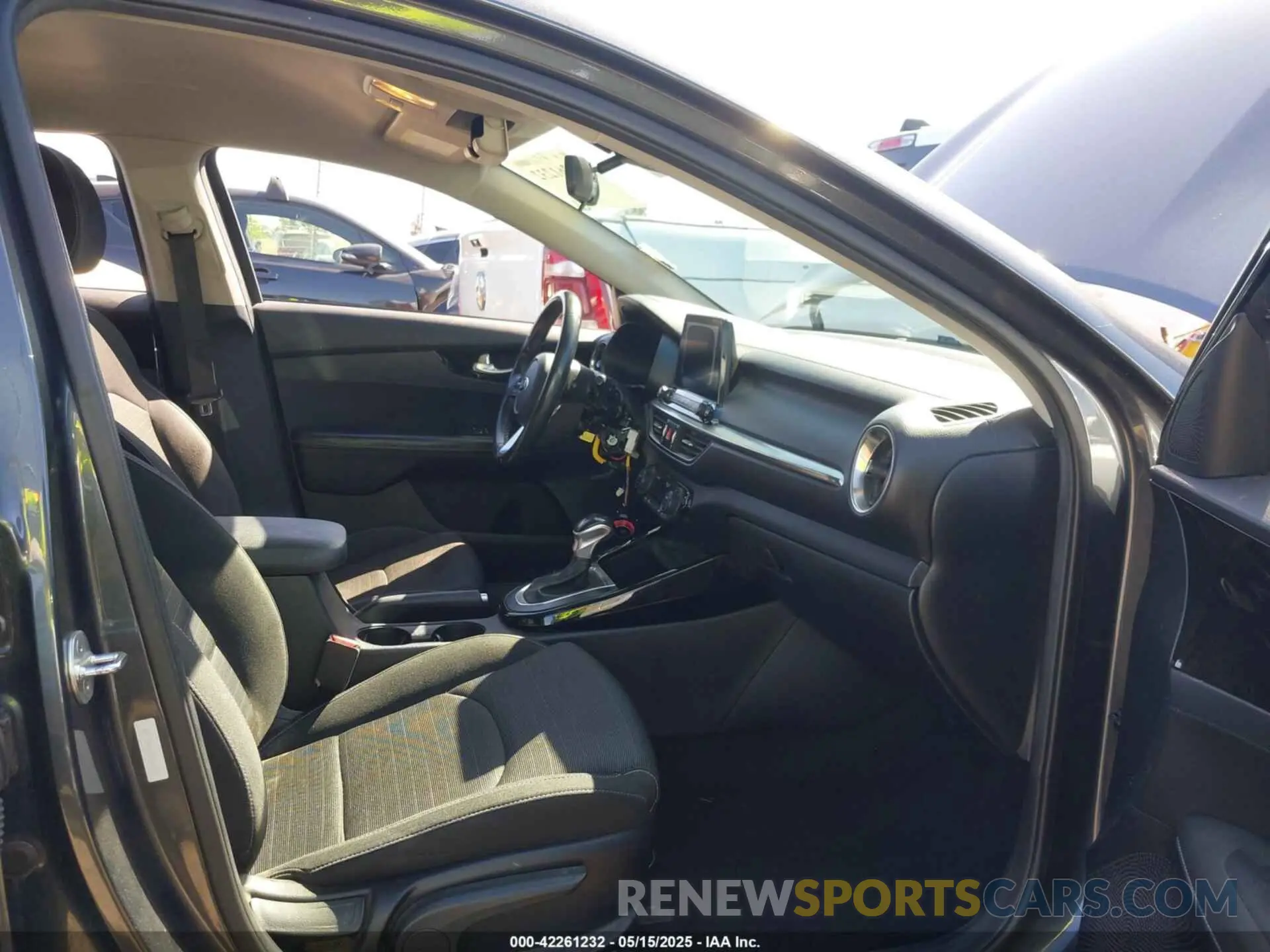 5 Photograph of a damaged car 3KPF34AD8KE024325 KIA FORTE 2019
