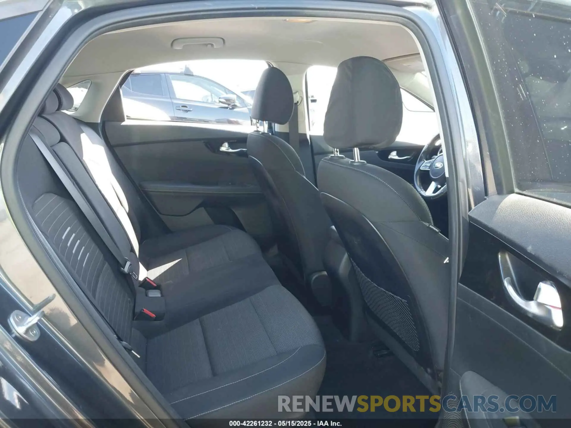 8 Photograph of a damaged car 3KPF34AD8KE024325 KIA FORTE 2019