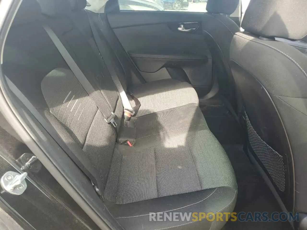 10 Photograph of a damaged car 3KPF34AD8KE028777 KIA FORTE 2019