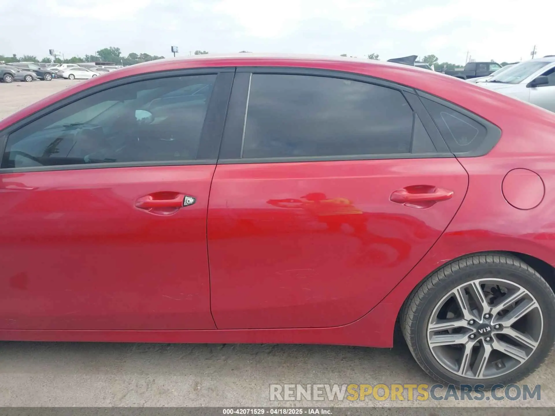 13 Photograph of a damaged car 3KPF34AD8KE042257 KIA FORTE 2019