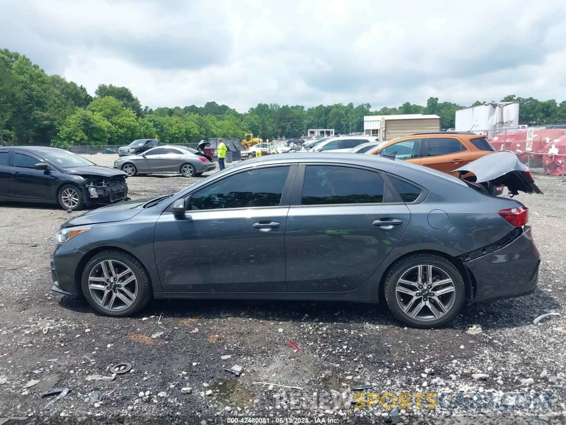 14 Photograph of a damaged car 3KPF34AD8KE110556 KIA FORTE 2019