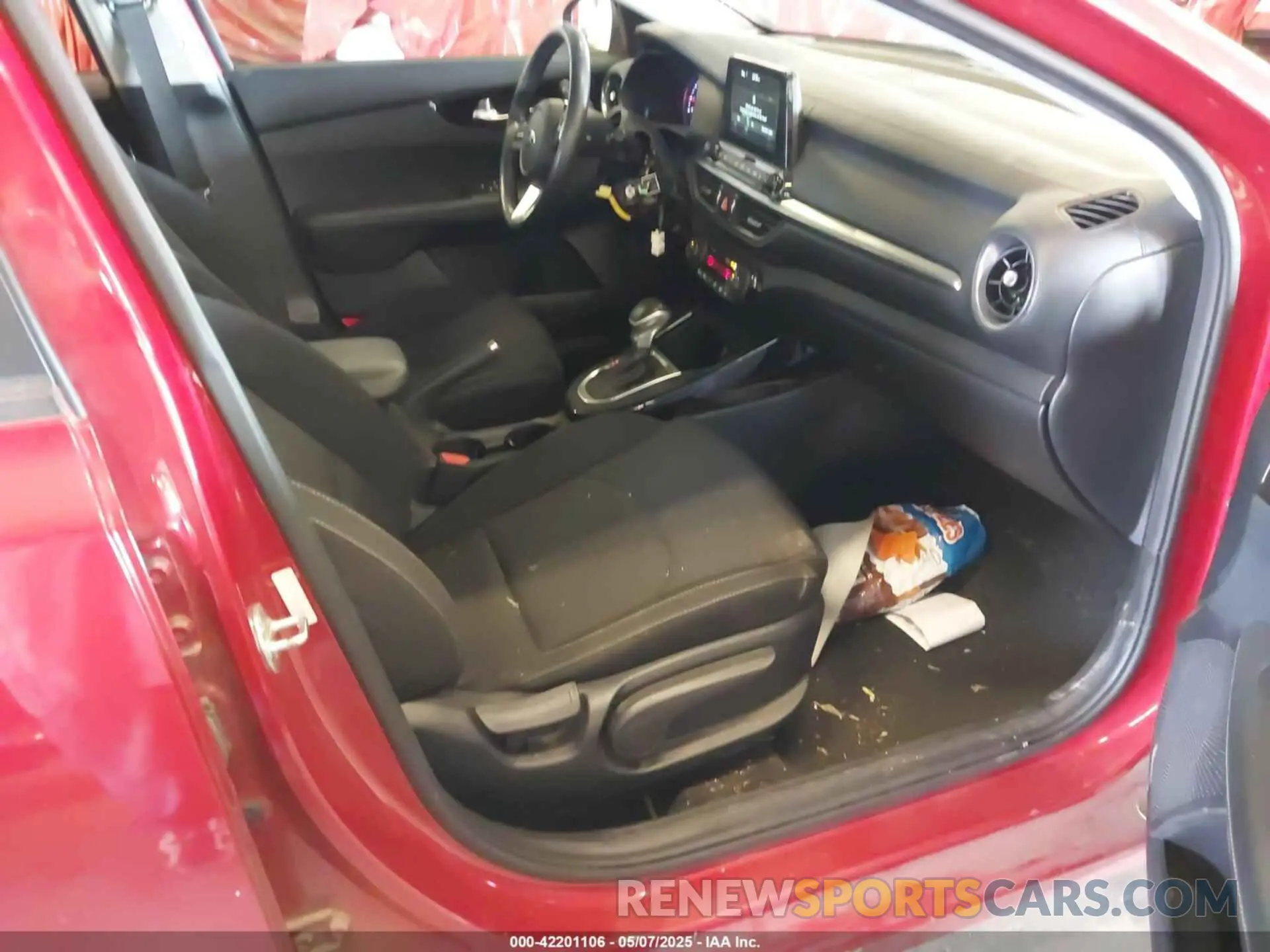 5 Photograph of a damaged car 3KPF34AD9KE013656 KIA FORTE 2019