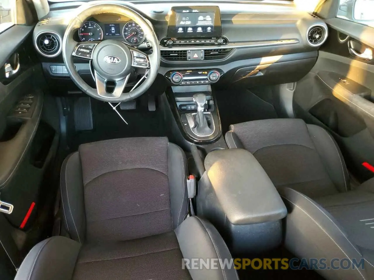 8 Photograph of a damaged car 3KPF34AD9KE017089 KIA FORTE 2019