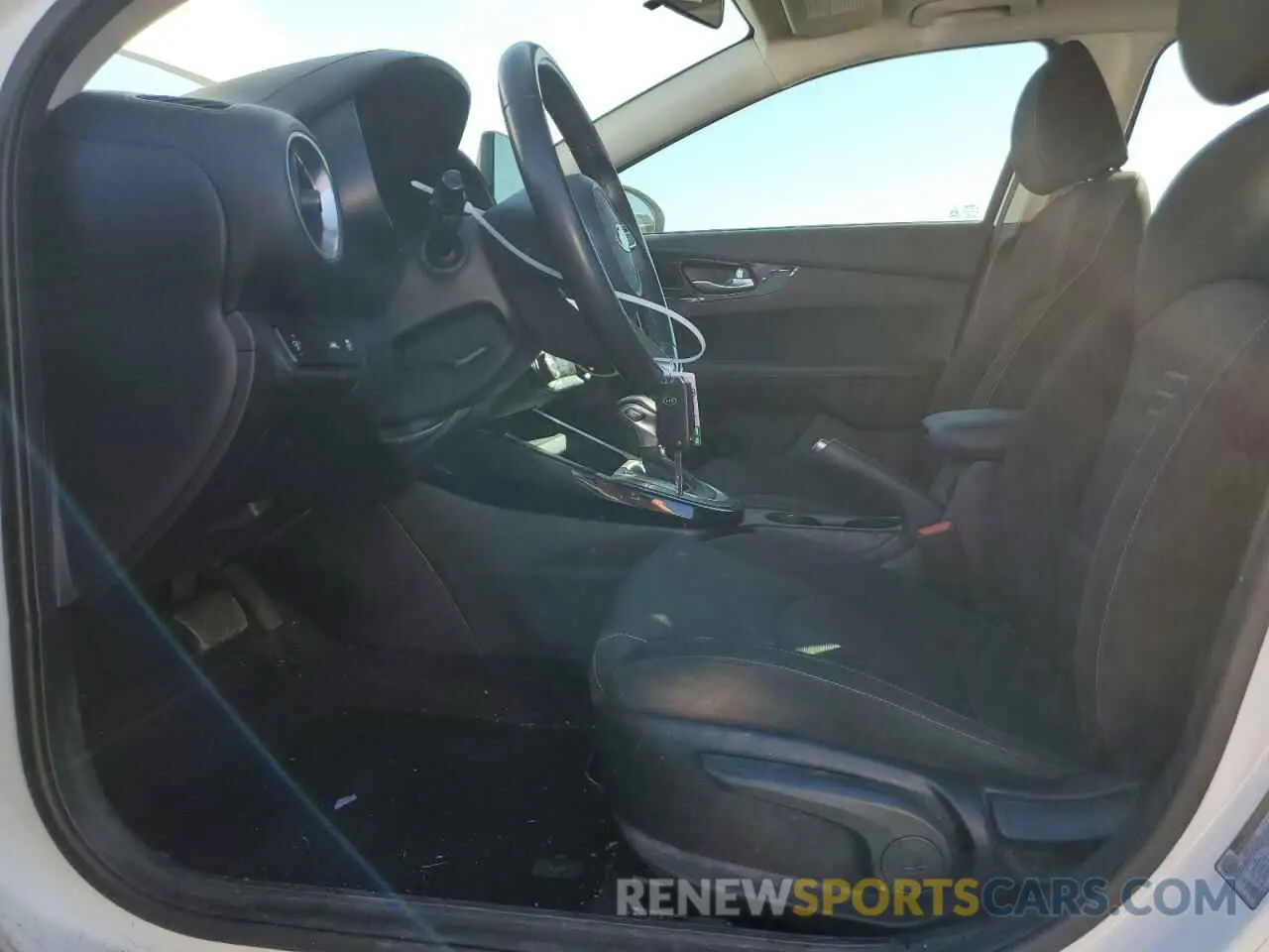 7 Photograph of a damaged car 3KPF34AD9KE017321 KIA FORTE 2019