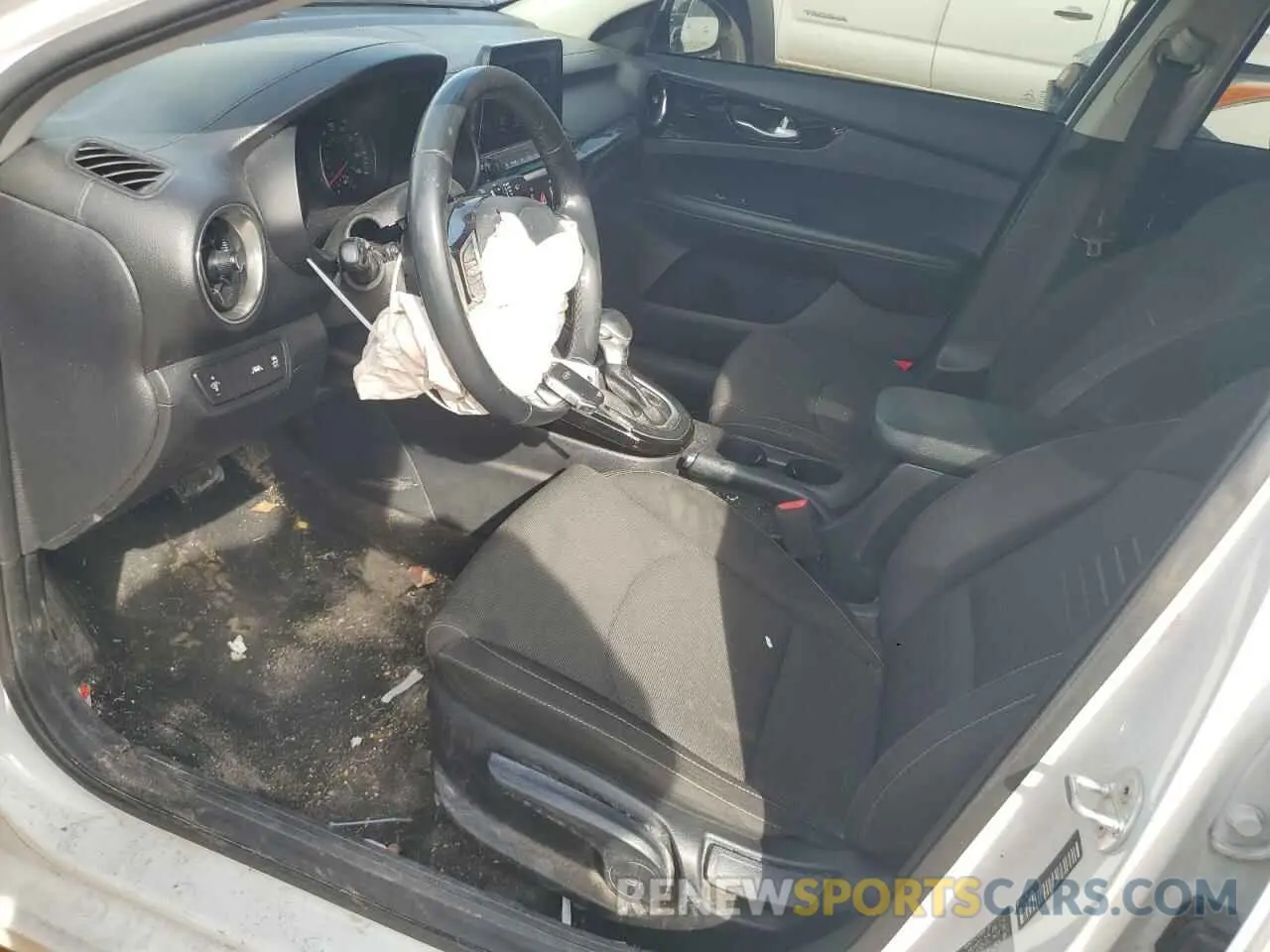 7 Photograph of a damaged car 3KPF34AD9KE023751 KIA FORTE 2019