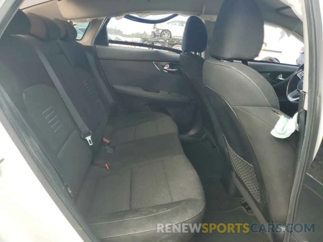 10 Photograph of a damaged car 3KPF34AD9KE119895 KIA FORTE 2019