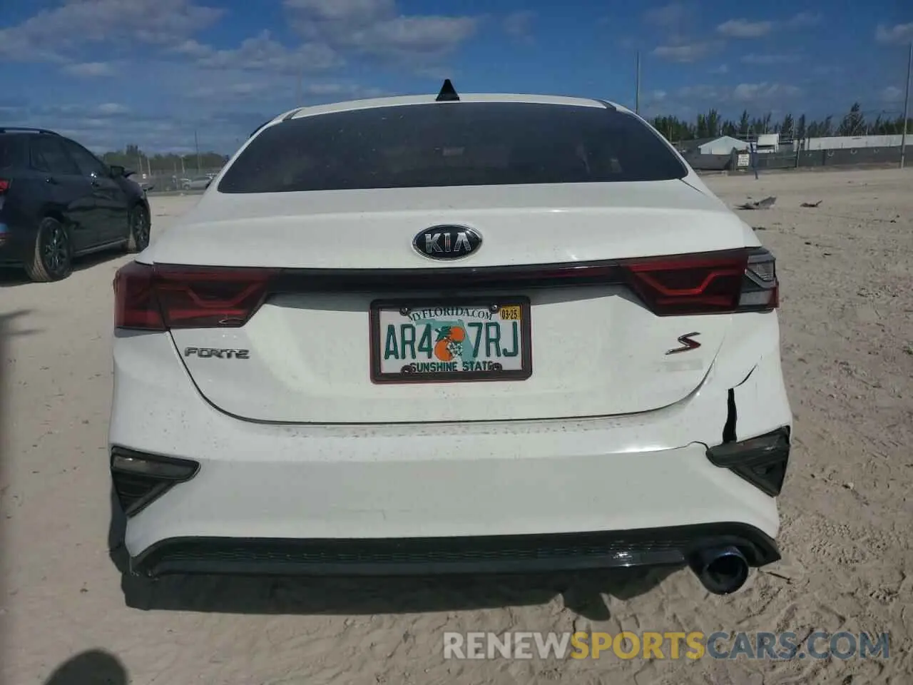 6 Photograph of a damaged car 3KPF34AD9KE119895 KIA FORTE 2019