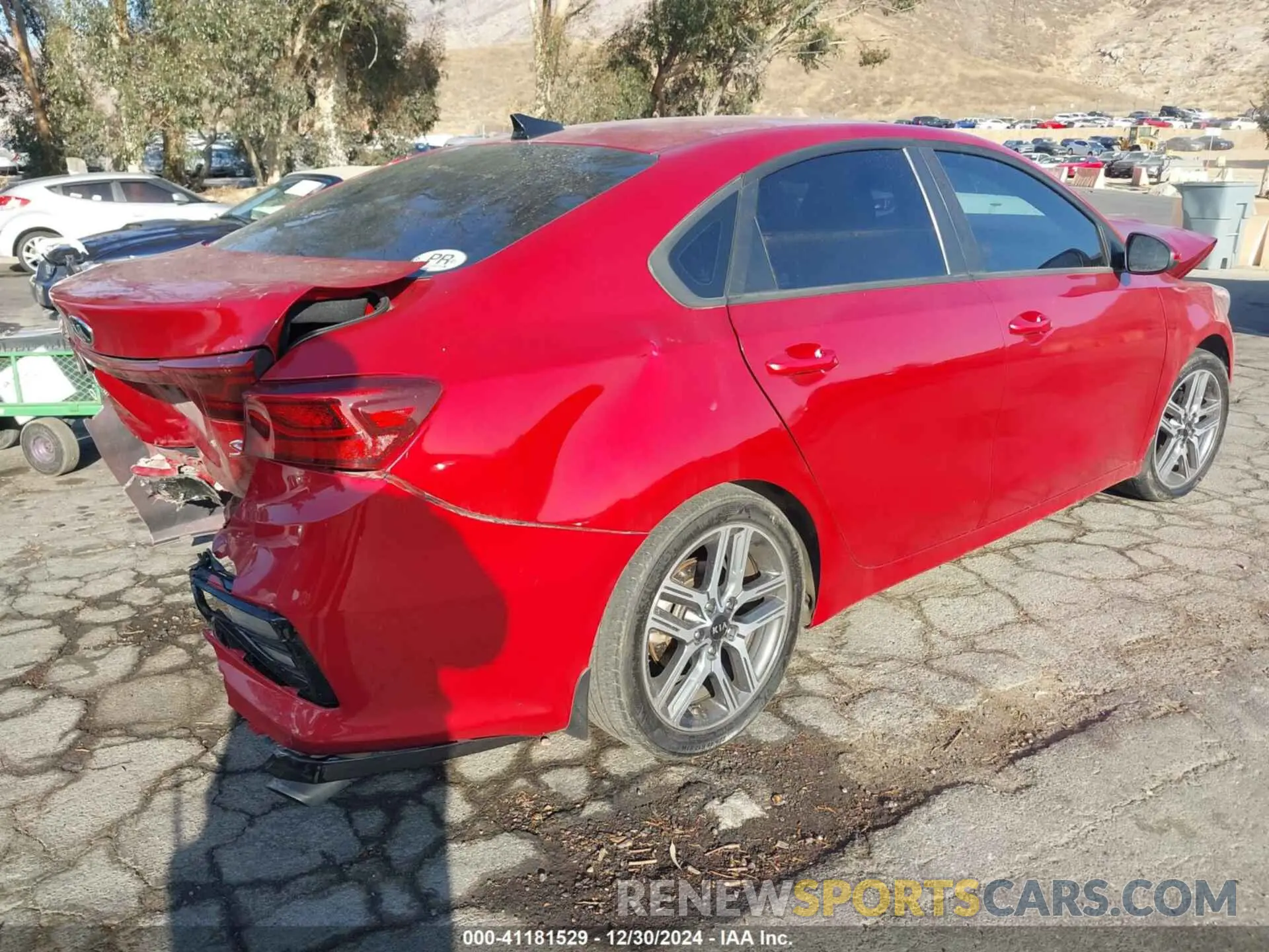 4 Photograph of a damaged car 3KPF34ADXKE025881 KIA FORTE 2019