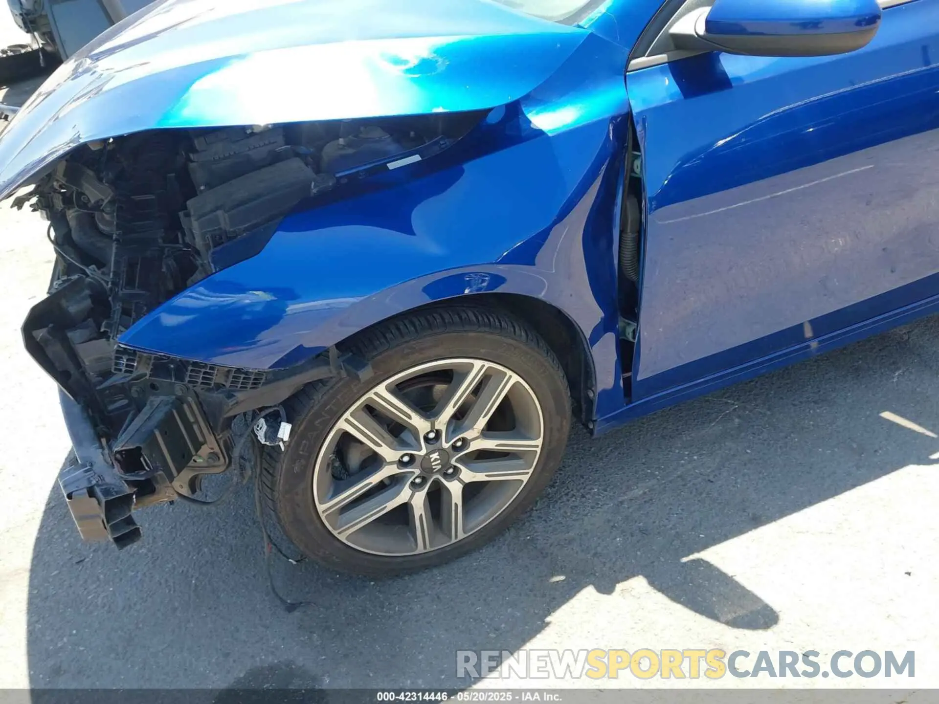 18 Photograph of a damaged car 3KPF34ADXKE068777 KIA FORTE 2019