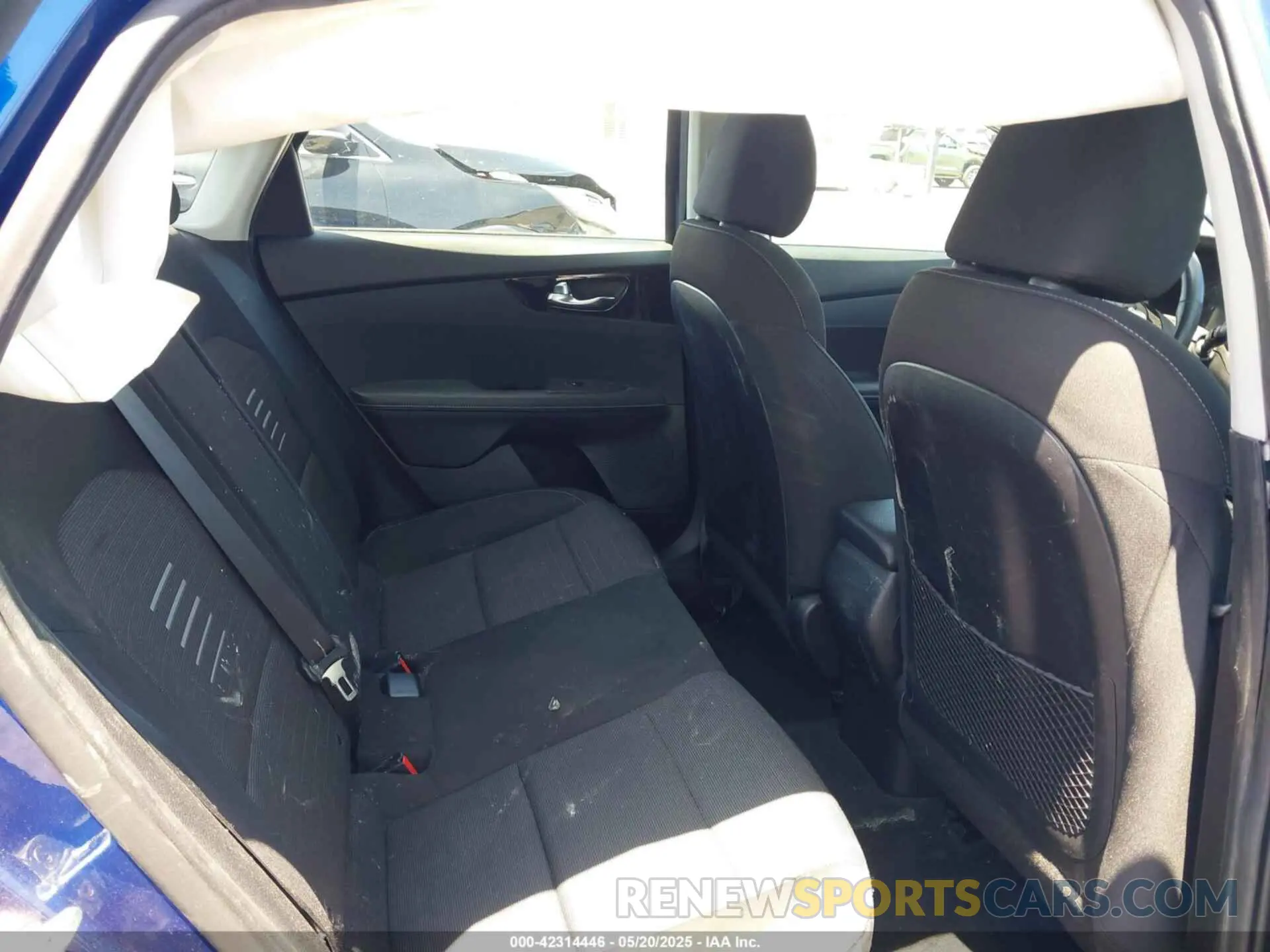 8 Photograph of a damaged car 3KPF34ADXKE068777 KIA FORTE 2019