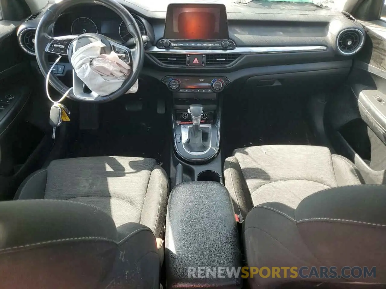 8 Photograph of a damaged car 3KPF34ADXKE134115 KIA FORTE 2019