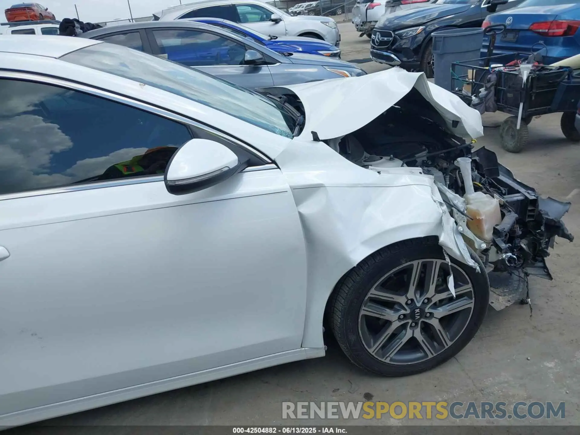 14 Photograph of a damaged car 3KPF54AD0KE021266 KIA FORTE 2019