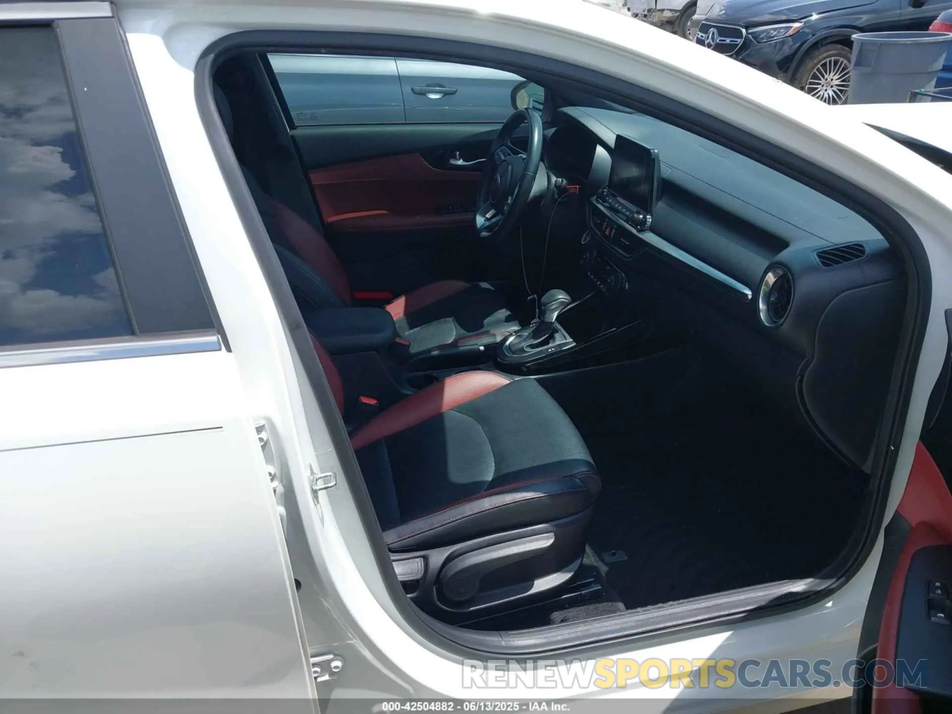 5 Photograph of a damaged car 3KPF54AD0KE021266 KIA FORTE 2019