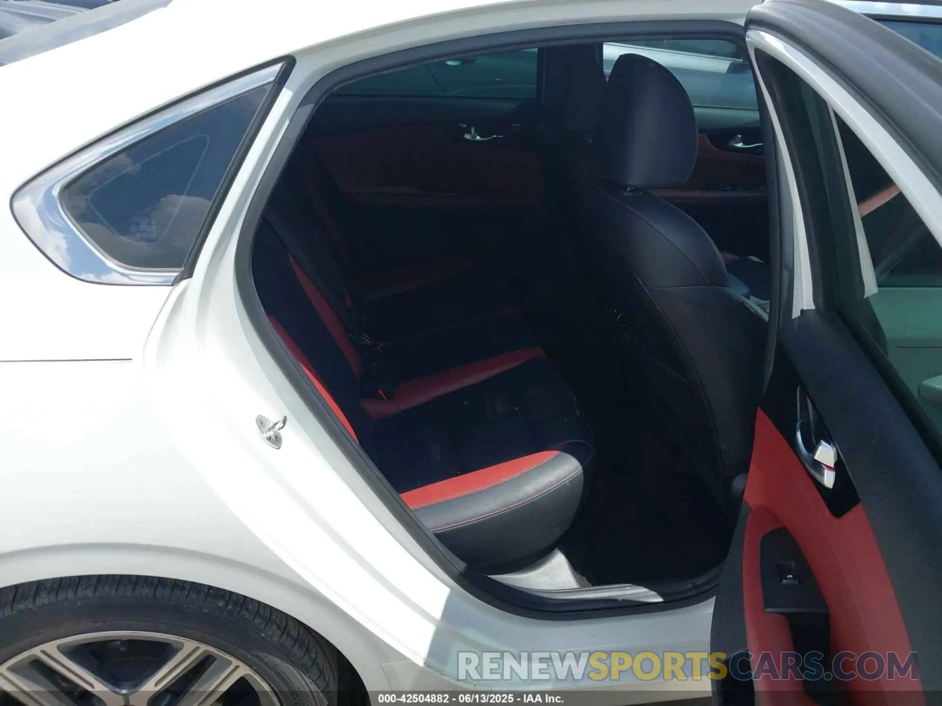 8 Photograph of a damaged car 3KPF54AD0KE021266 KIA FORTE 2019