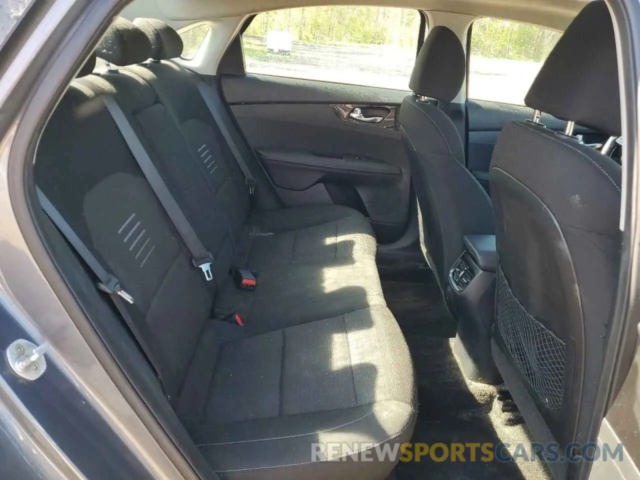 10 Photograph of a damaged car 3KPF54AD0KE118726 KIA FORTE 2019