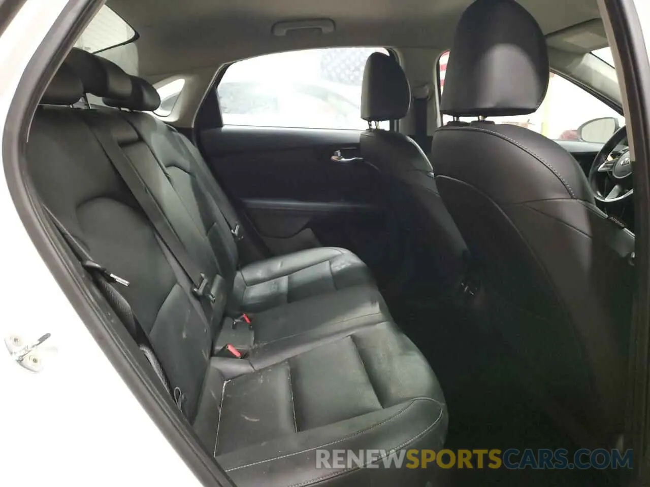 10 Photograph of a damaged car 3KPF54AD1KE127371 KIA FORTE 2019