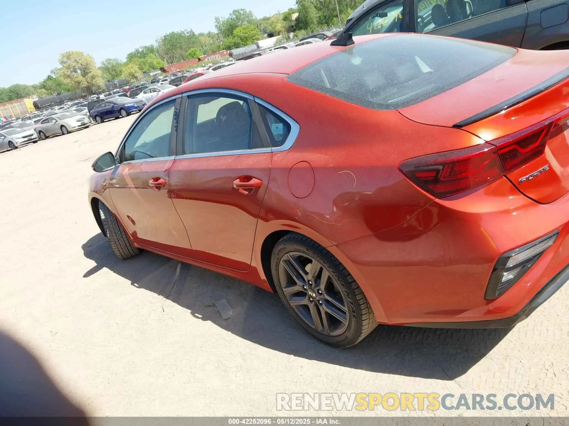 14 Photograph of a damaged car 3KPF54AD4KE068588 KIA FORTE 2019
