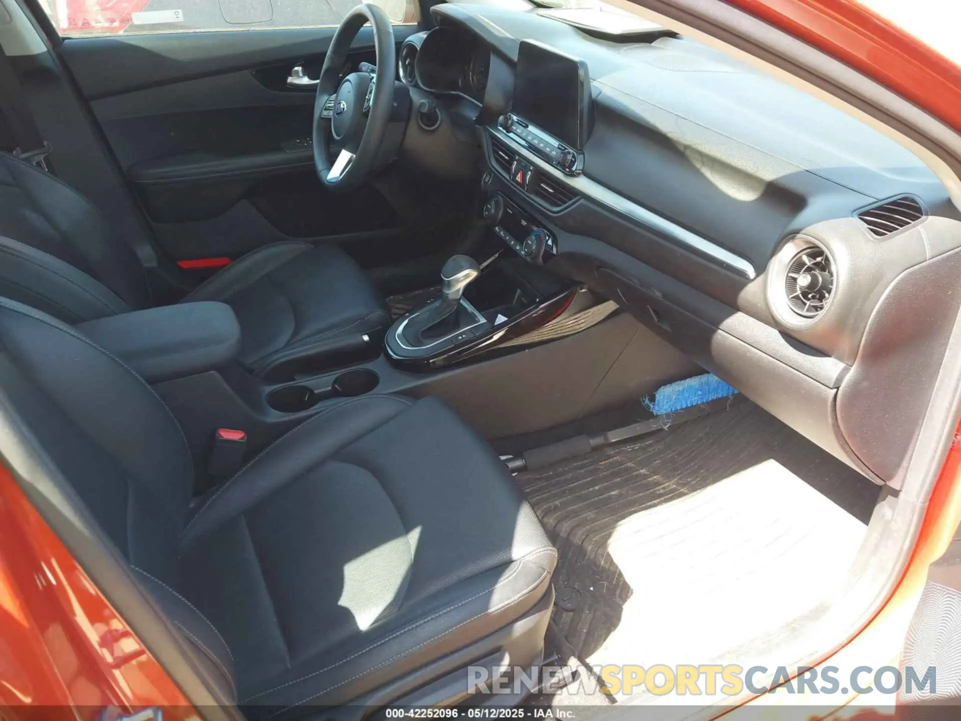 5 Photograph of a damaged car 3KPF54AD4KE068588 KIA FORTE 2019