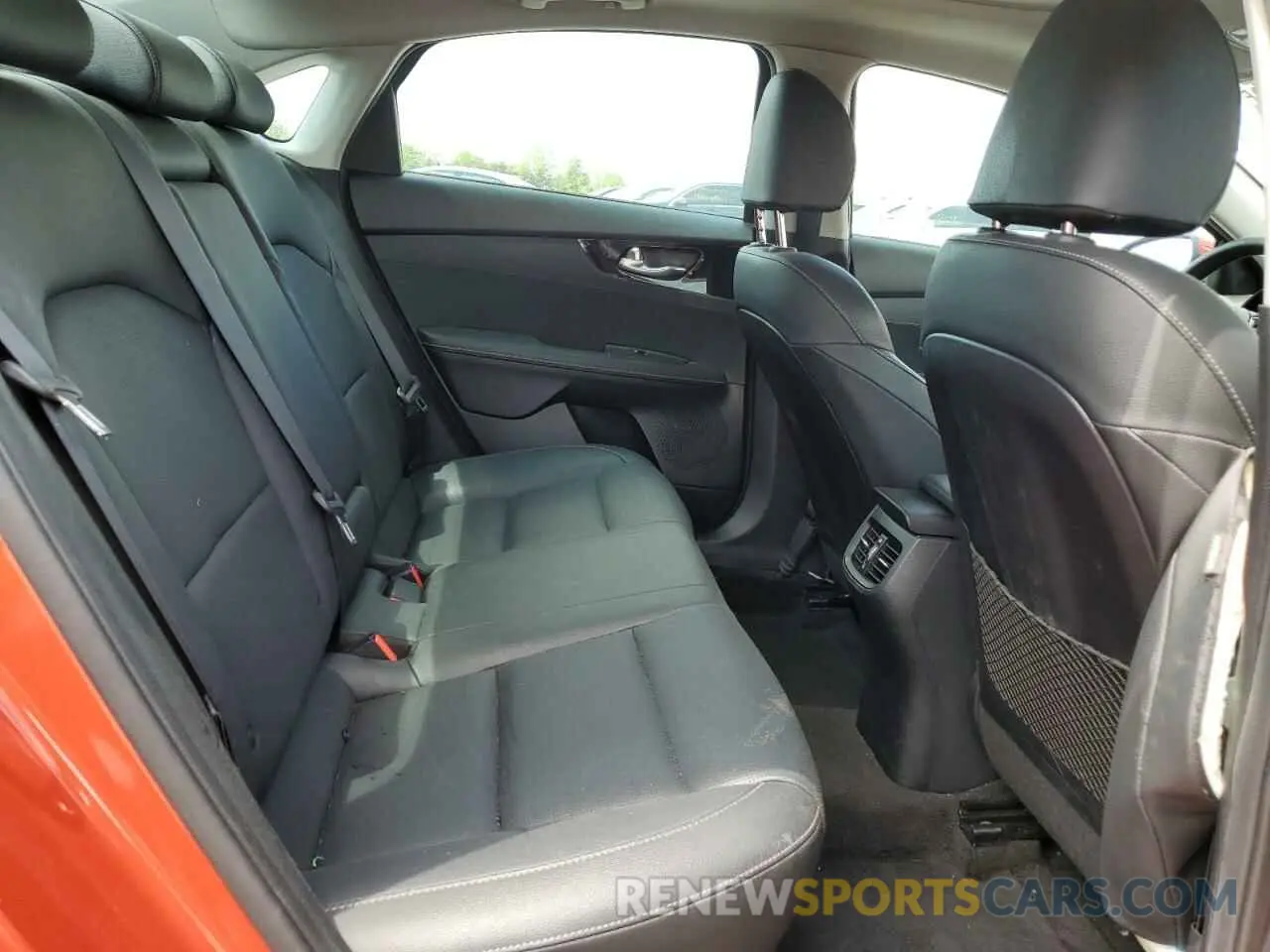 10 Photograph of a damaged car 3KPF54AD4KE071068 KIA FORTE 2019