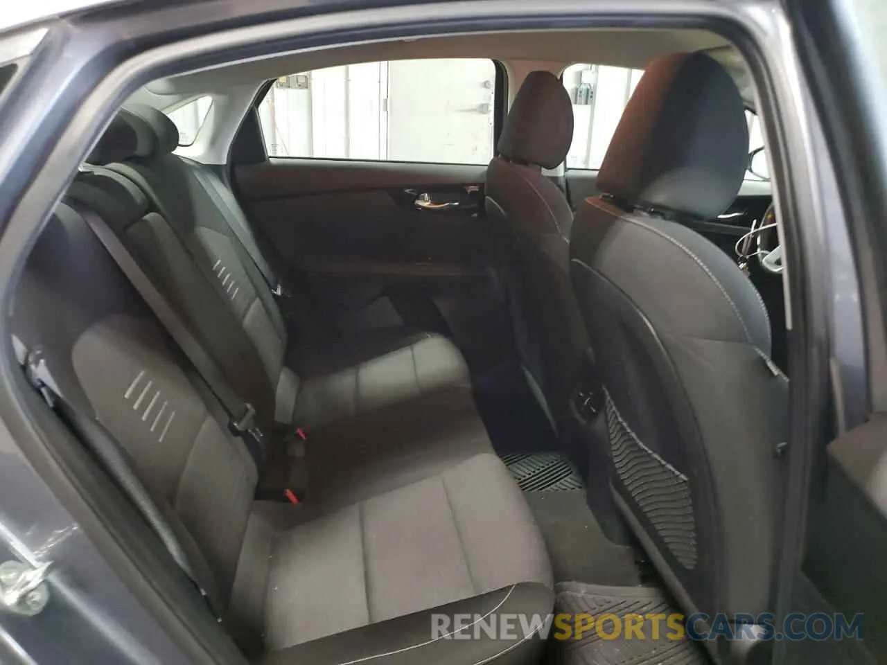 10 Photograph of a damaged car 3KPF54AD4KE129339 KIA FORTE 2019