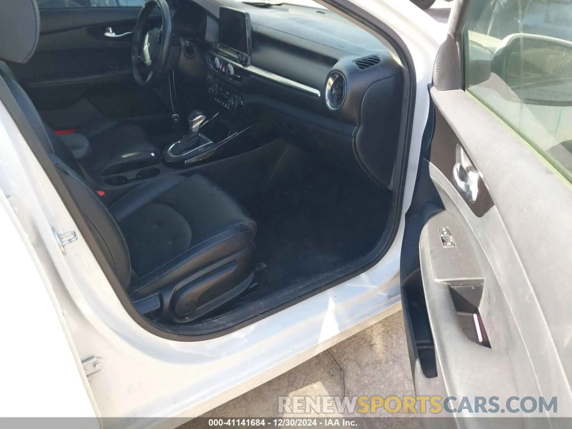 5 Photograph of a damaged car 3KPF54AD5KE034031 KIA FORTE 2019