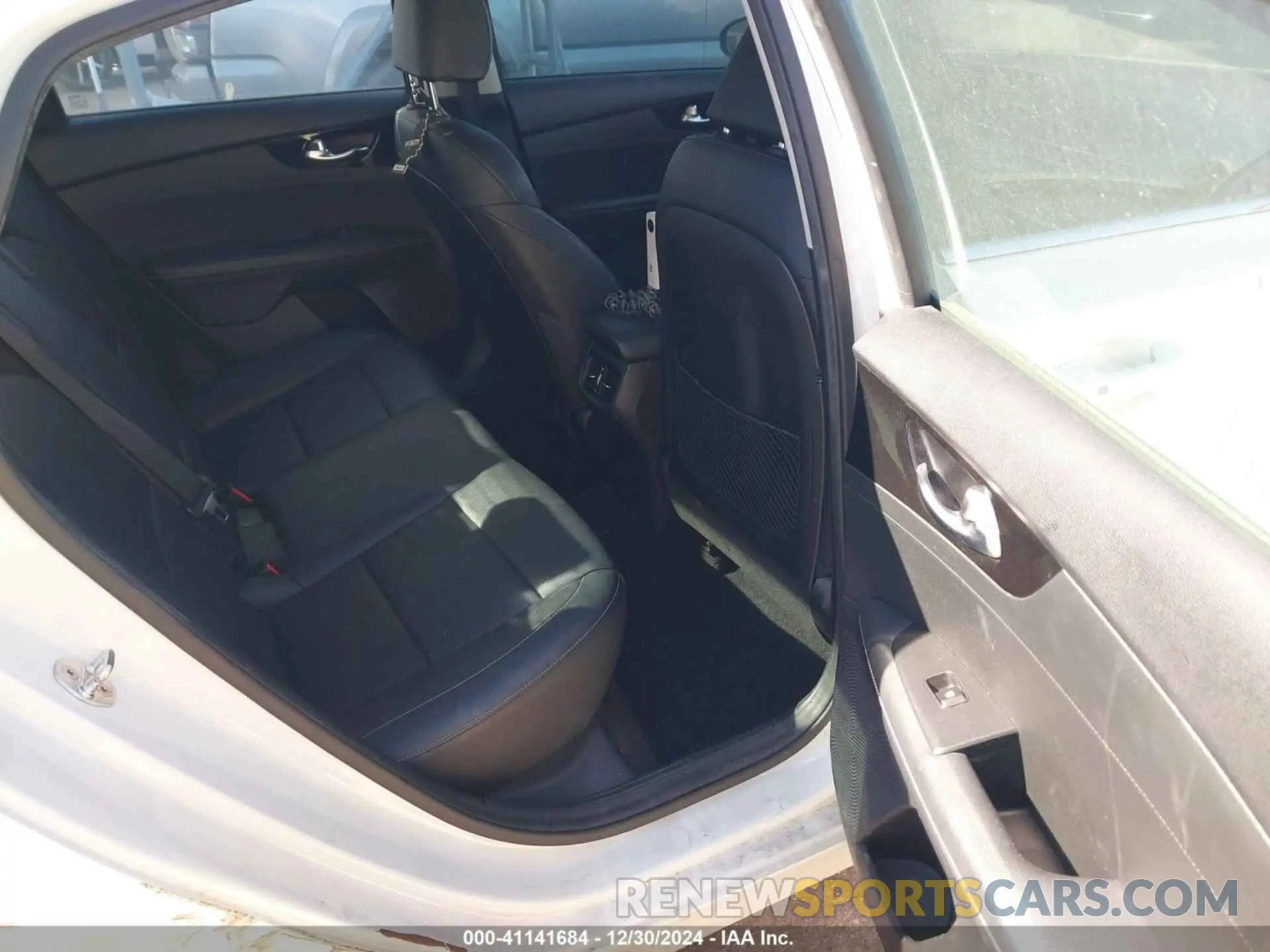8 Photograph of a damaged car 3KPF54AD5KE034031 KIA FORTE 2019