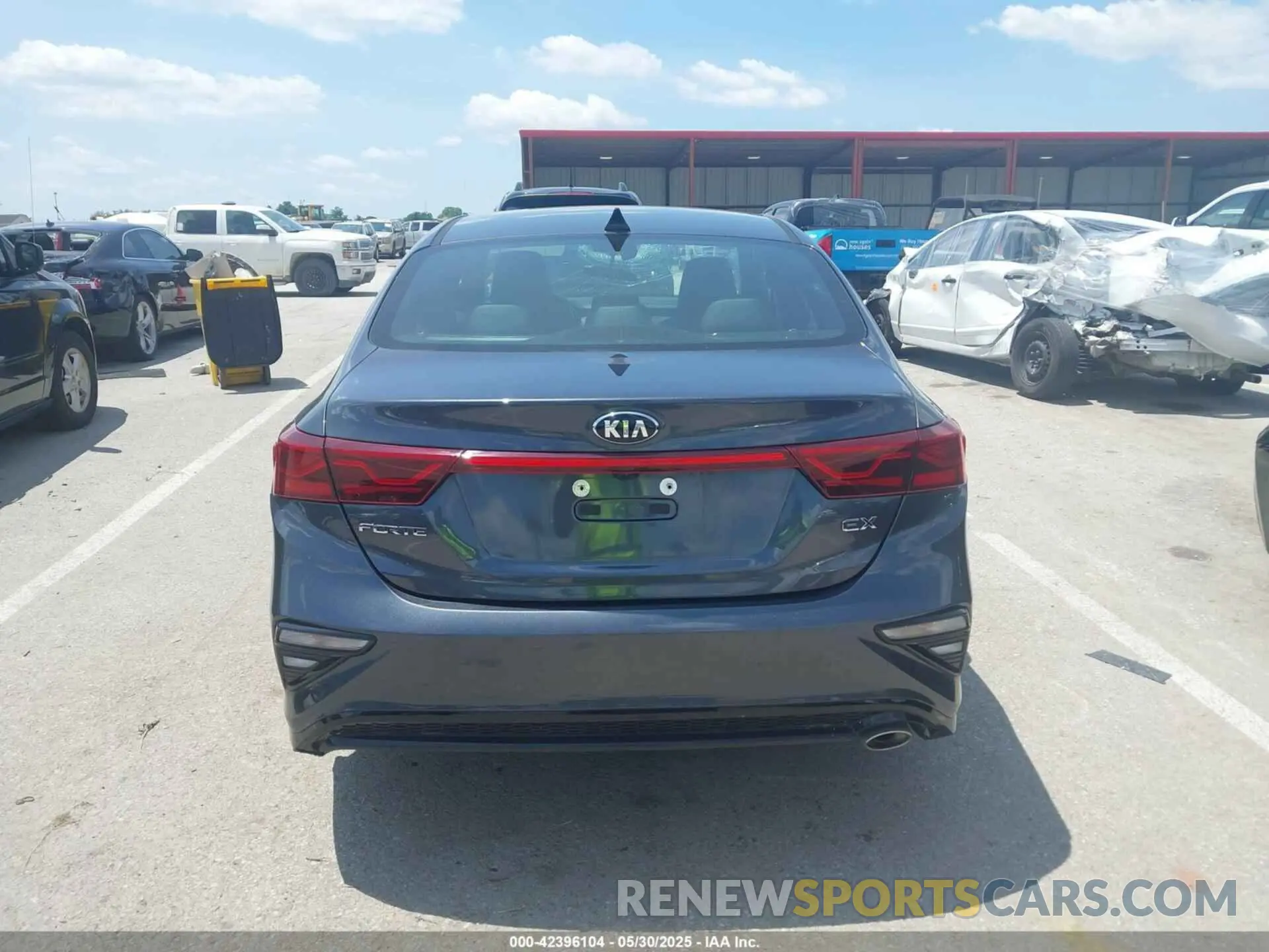 16 Photograph of a damaged car 3KPF54AD6KE028206 KIA FORTE 2019