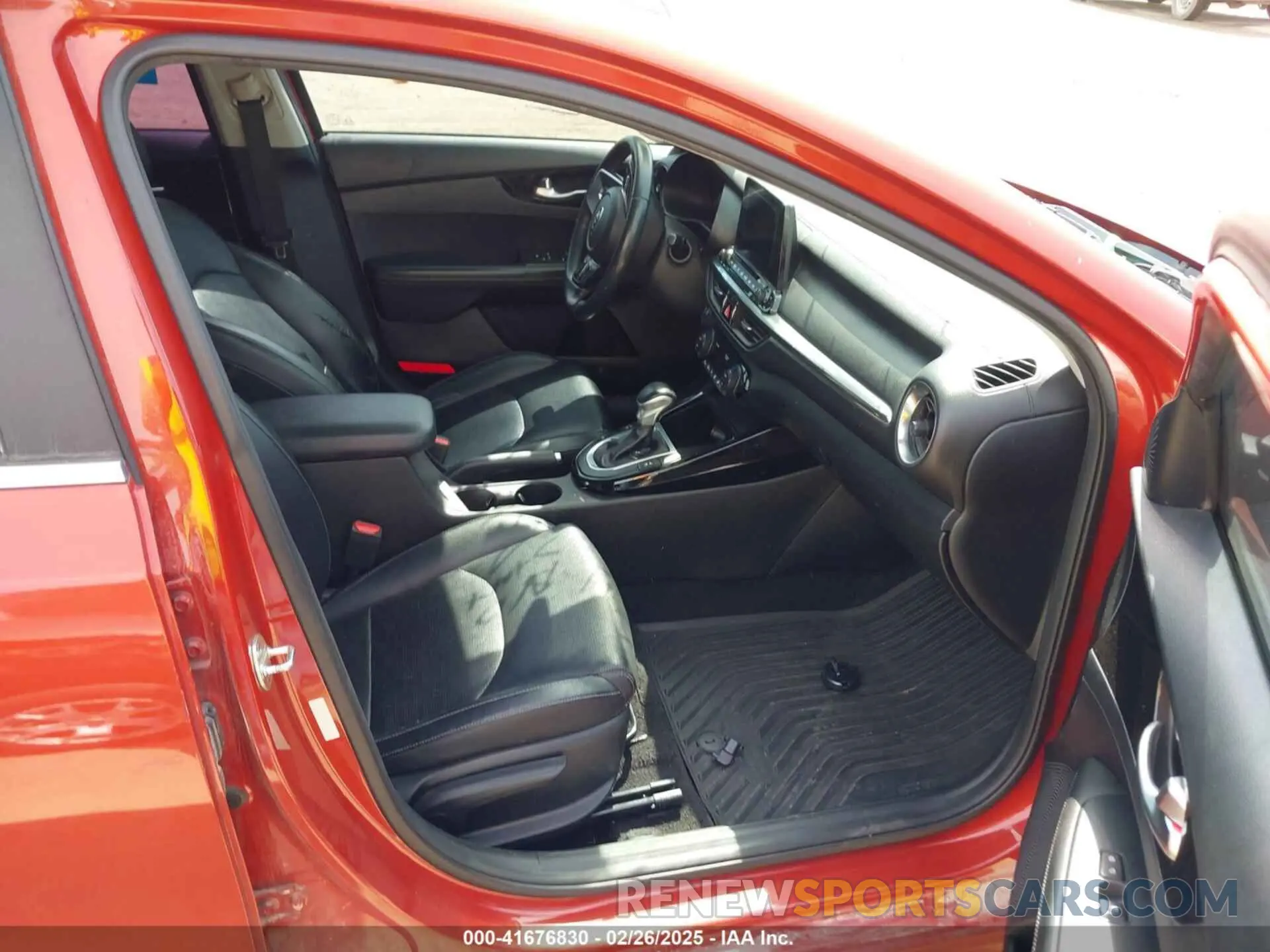 5 Photograph of a damaged car 3KPF54AD8KE061904 KIA FORTE 2019