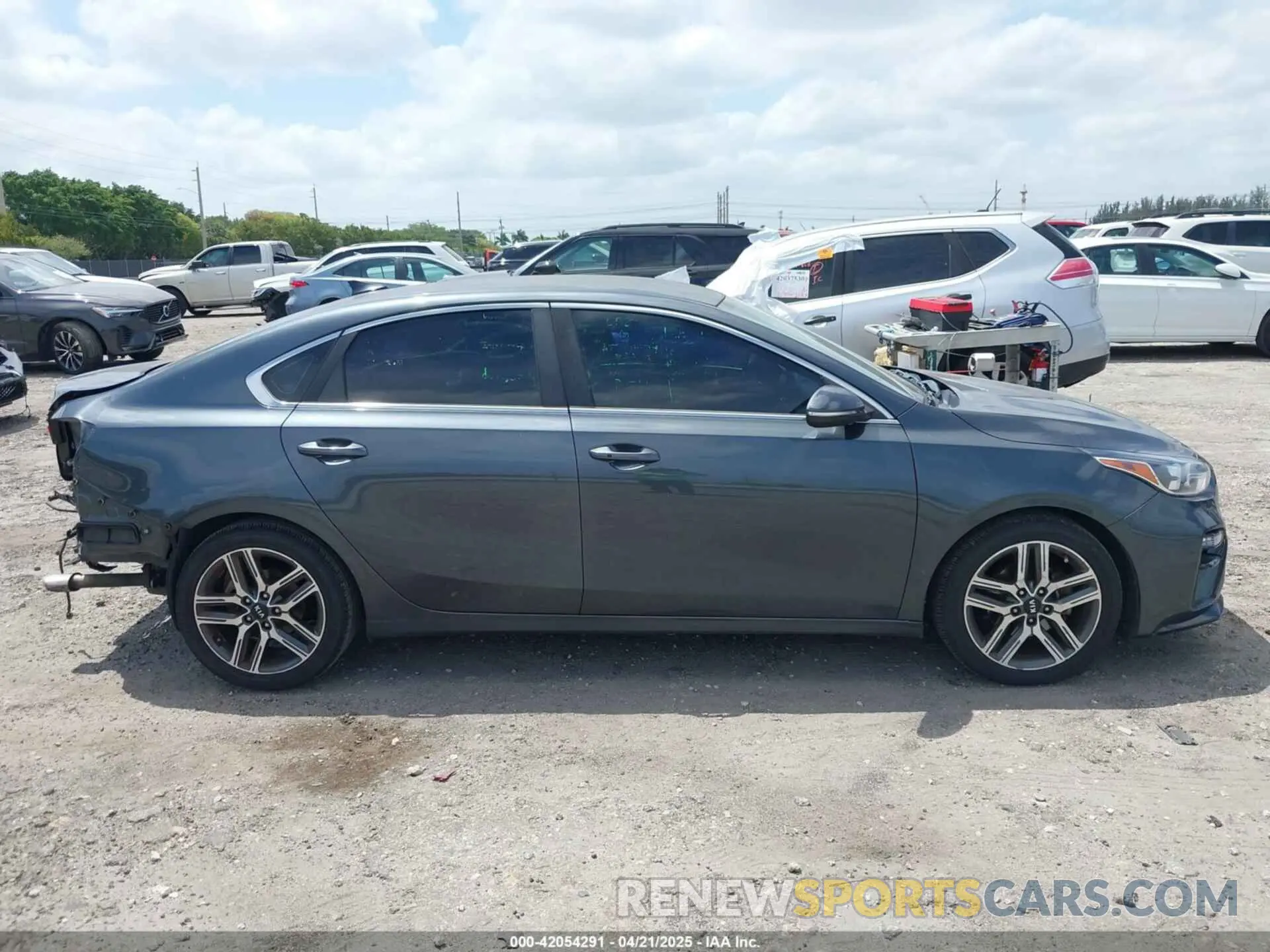 14 Photograph of a damaged car 3KPF54AD9KE032900 KIA FORTE 2019