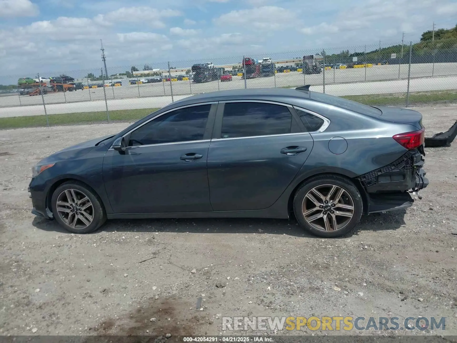 15 Photograph of a damaged car 3KPF54AD9KE032900 KIA FORTE 2019