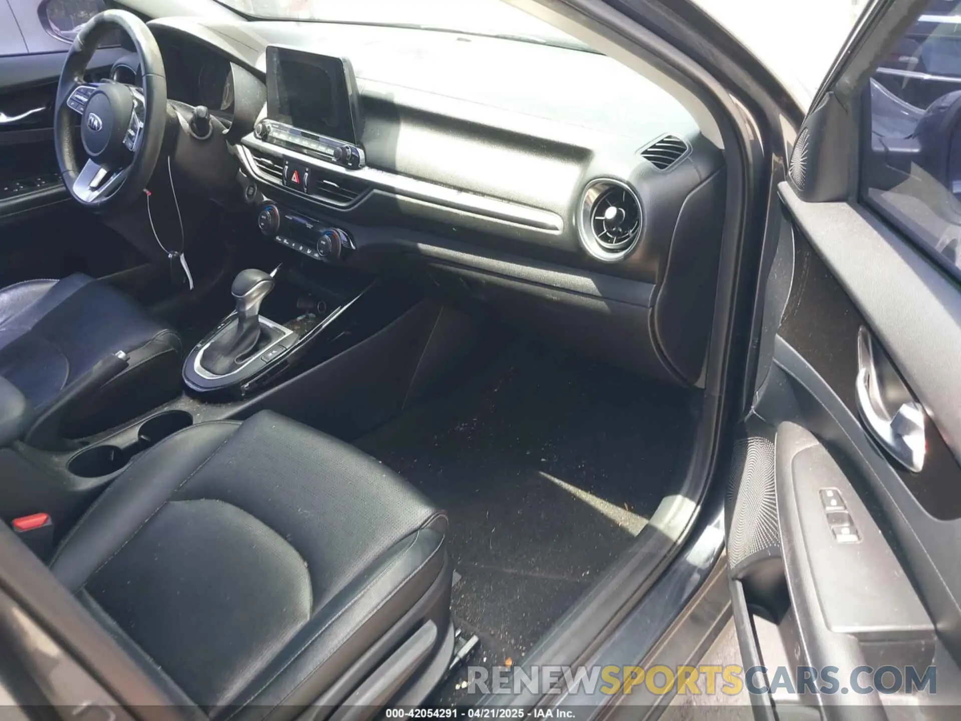 5 Photograph of a damaged car 3KPF54AD9KE032900 KIA FORTE 2019