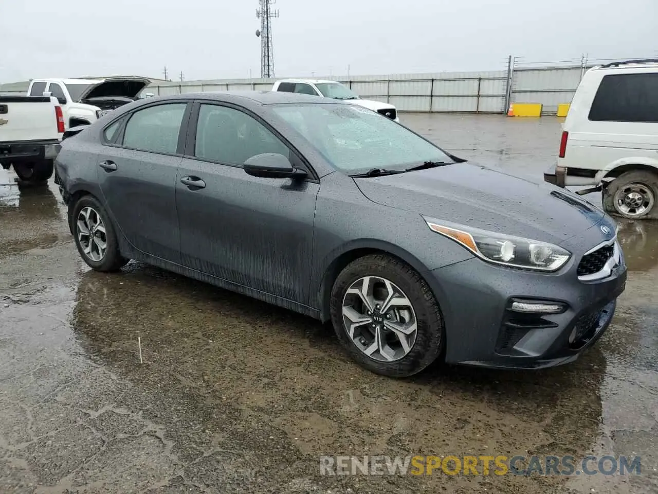 4 Photograph of a damaged car 3KPF24AD0LE142504 KIA FORTE 2020