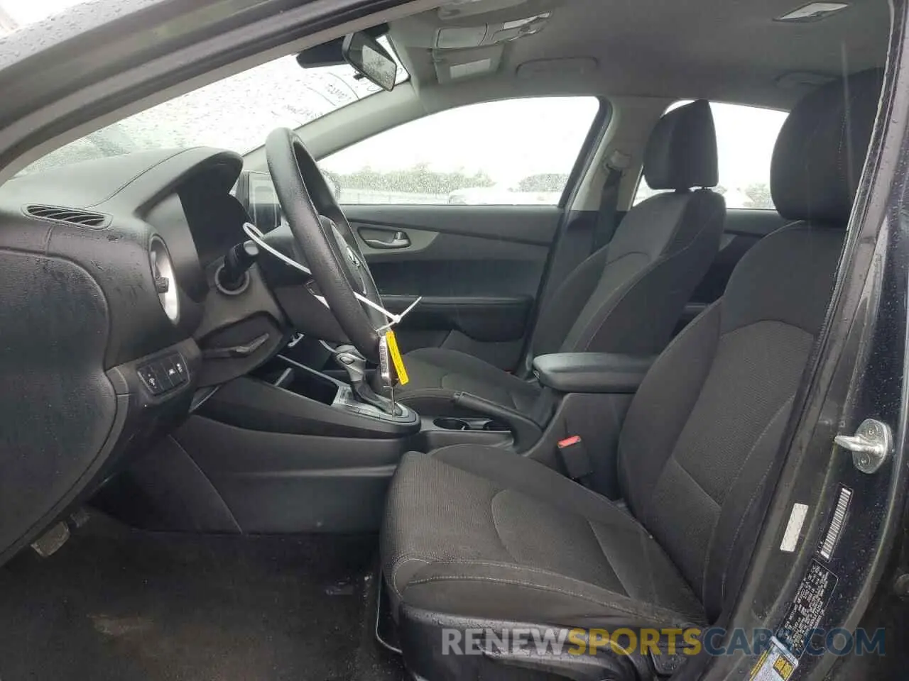 7 Photograph of a damaged car 3KPF24AD0LE142504 KIA FORTE 2020