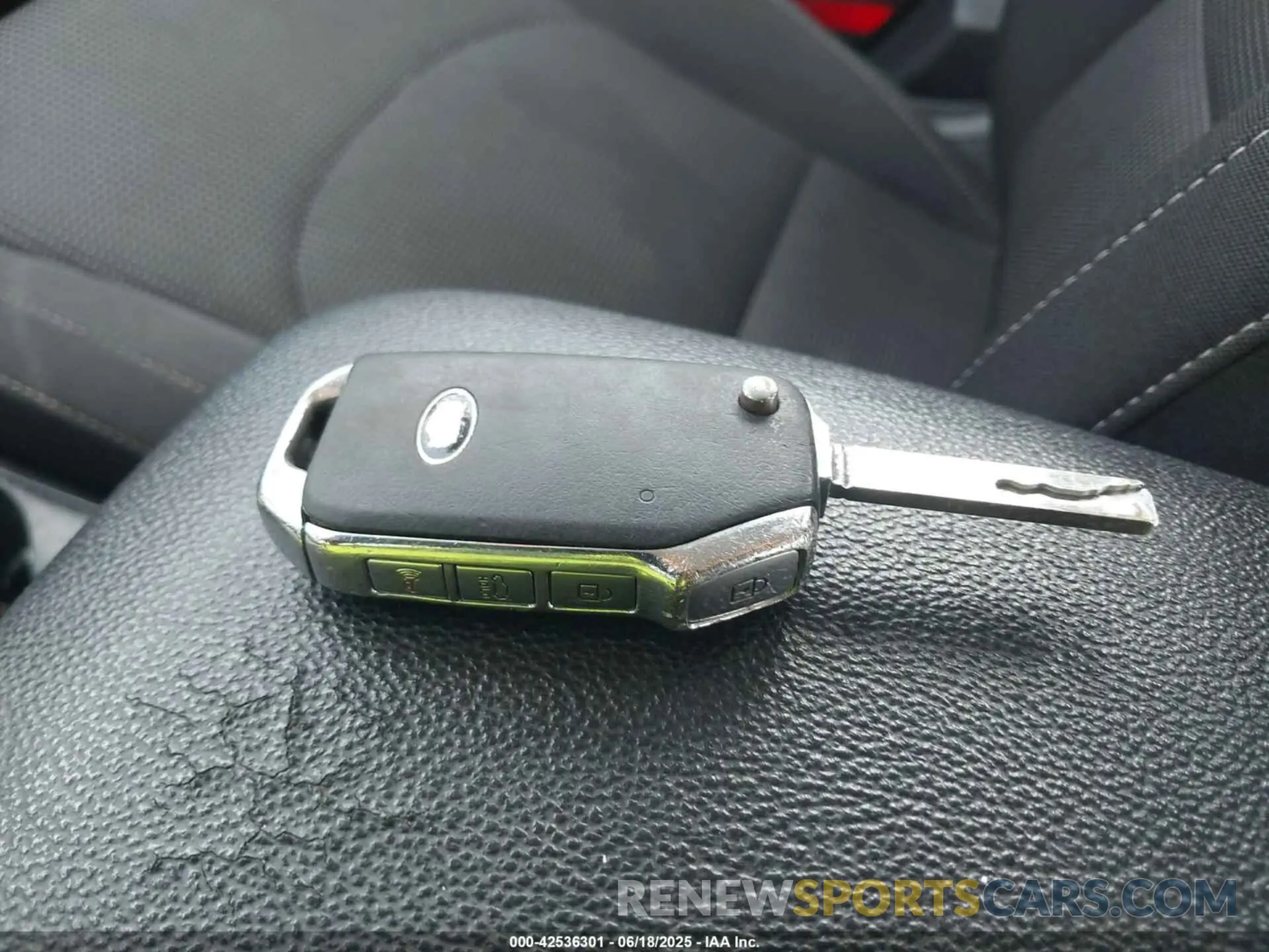 11 Photograph of a damaged car 3KPF24AD0LE142566 KIA FORTE 2020