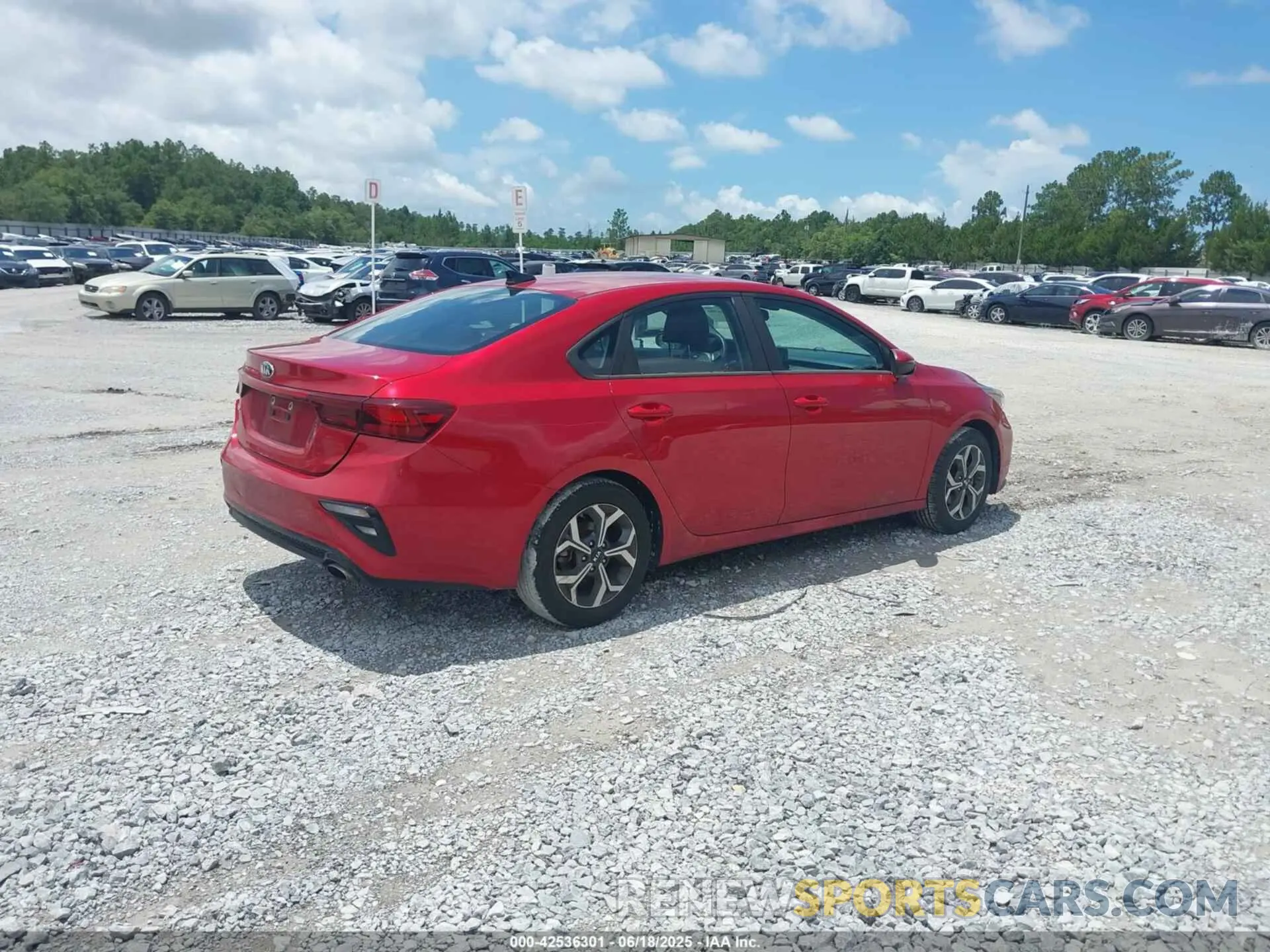 4 Photograph of a damaged car 3KPF24AD0LE142566 KIA FORTE 2020