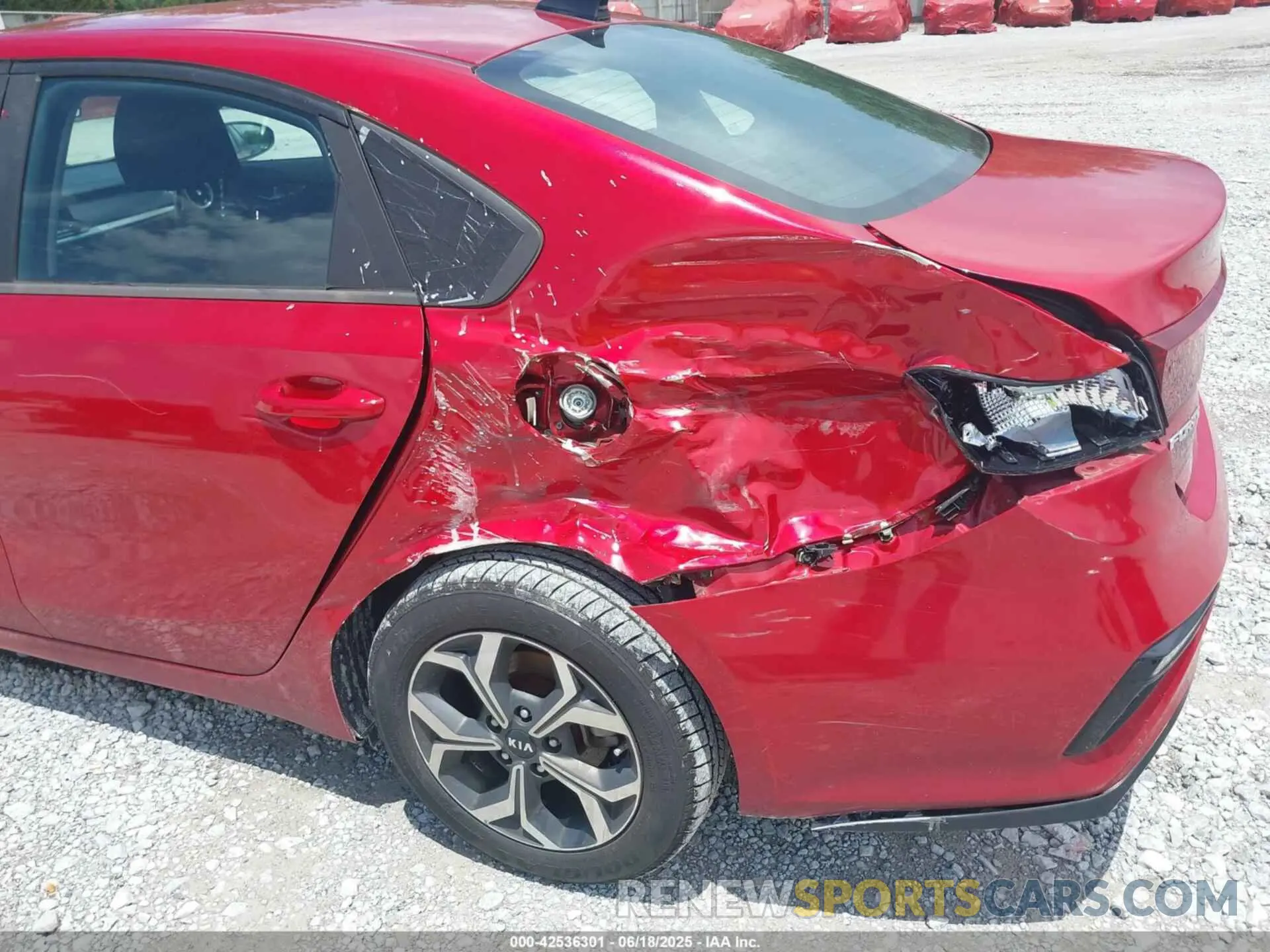 6 Photograph of a damaged car 3KPF24AD0LE142566 KIA FORTE 2020