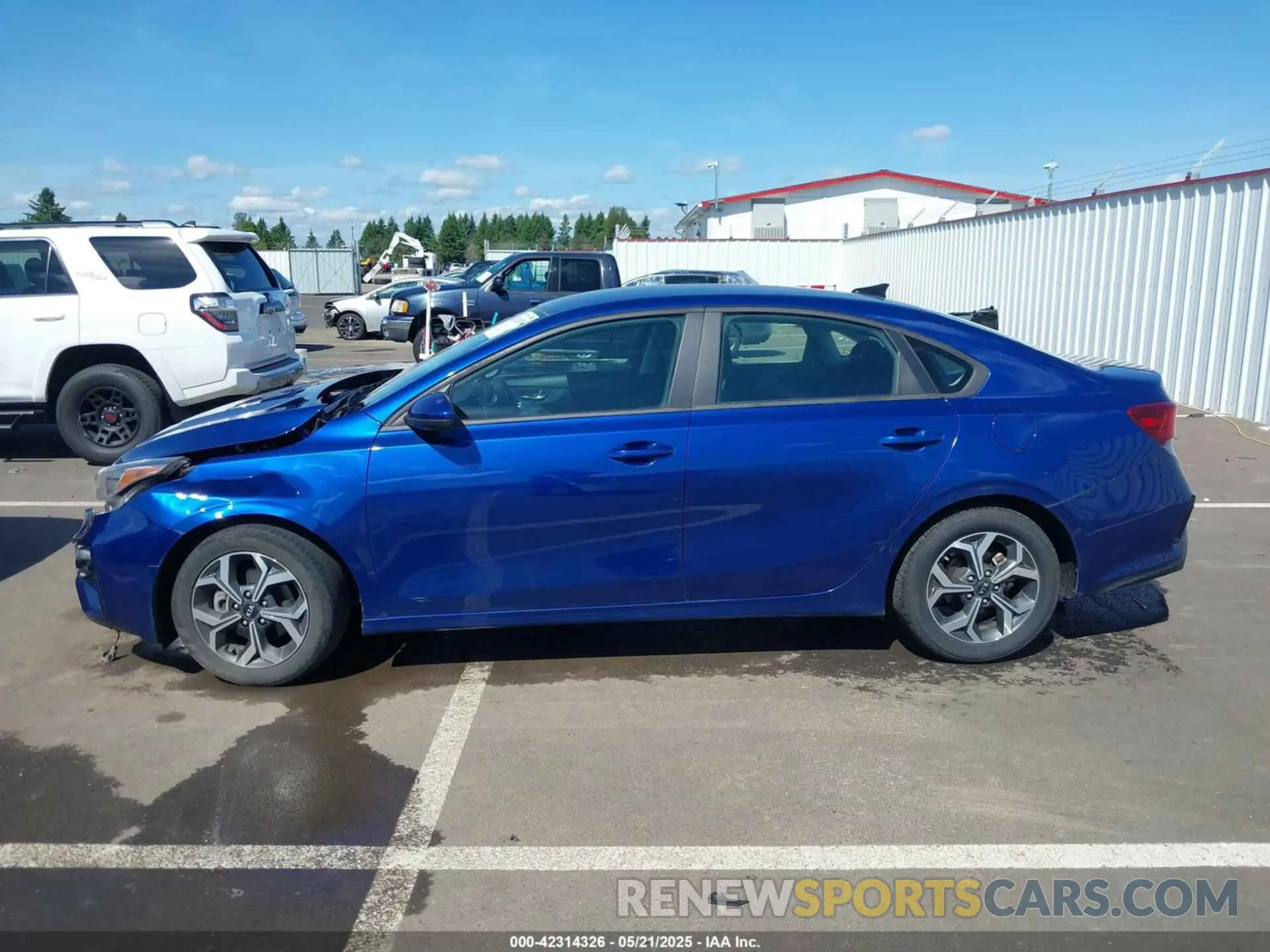 14 Photograph of a damaged car 3KPF24AD0LE150697 KIA FORTE 2020