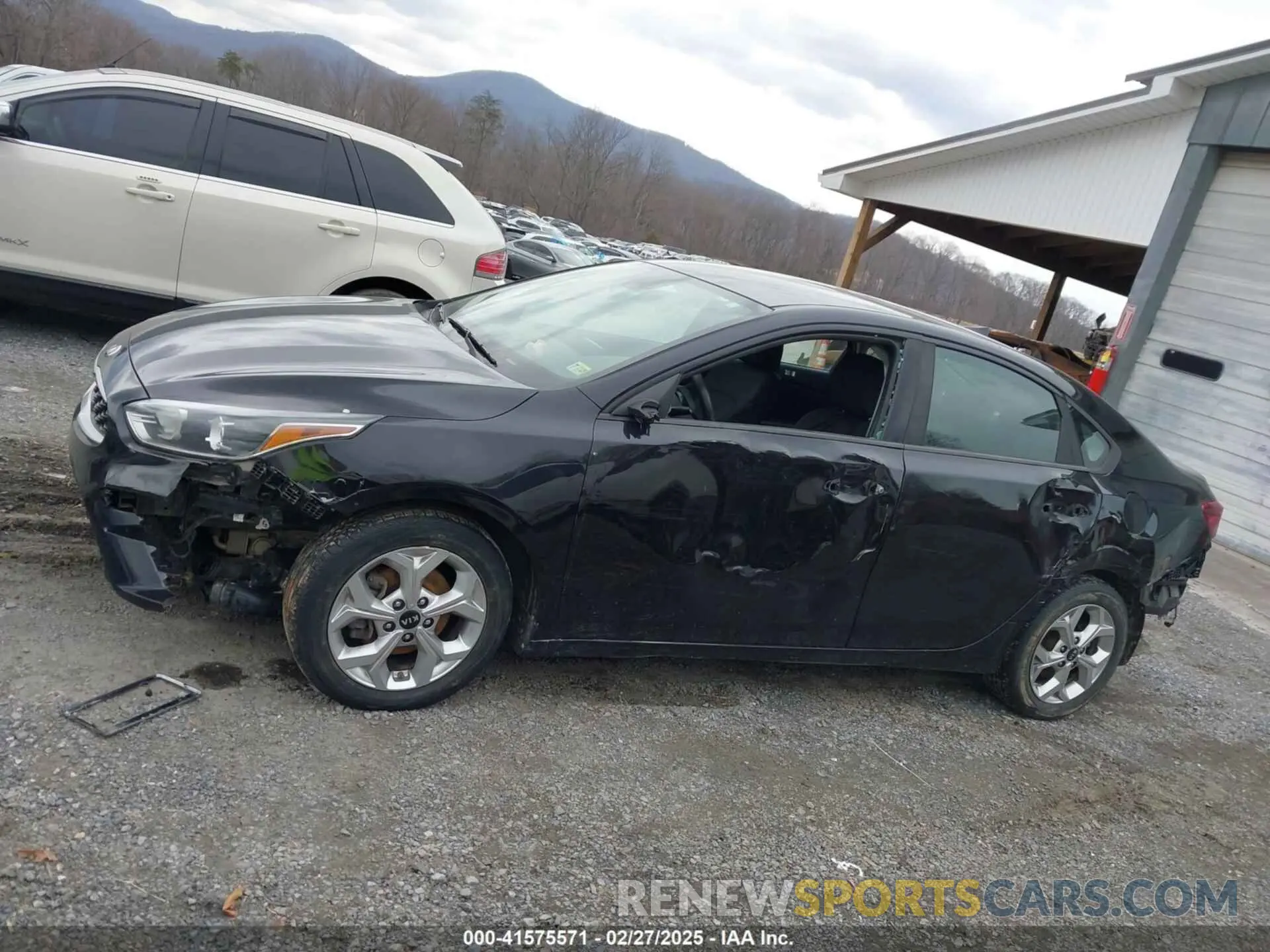 14 Photograph of a damaged car 3KPF24AD0LE154507 KIA FORTE 2020