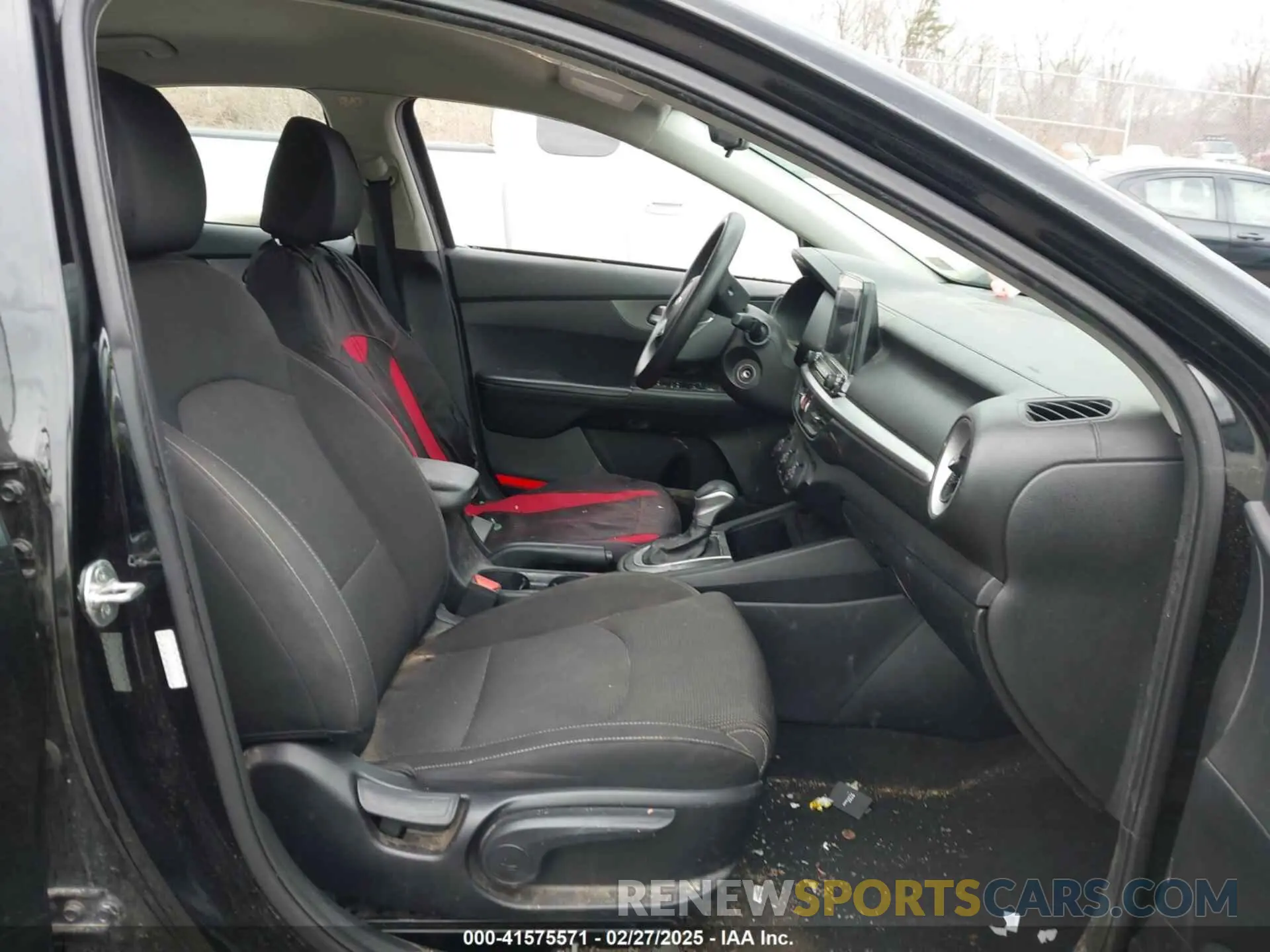 5 Photograph of a damaged car 3KPF24AD0LE154507 KIA FORTE 2020