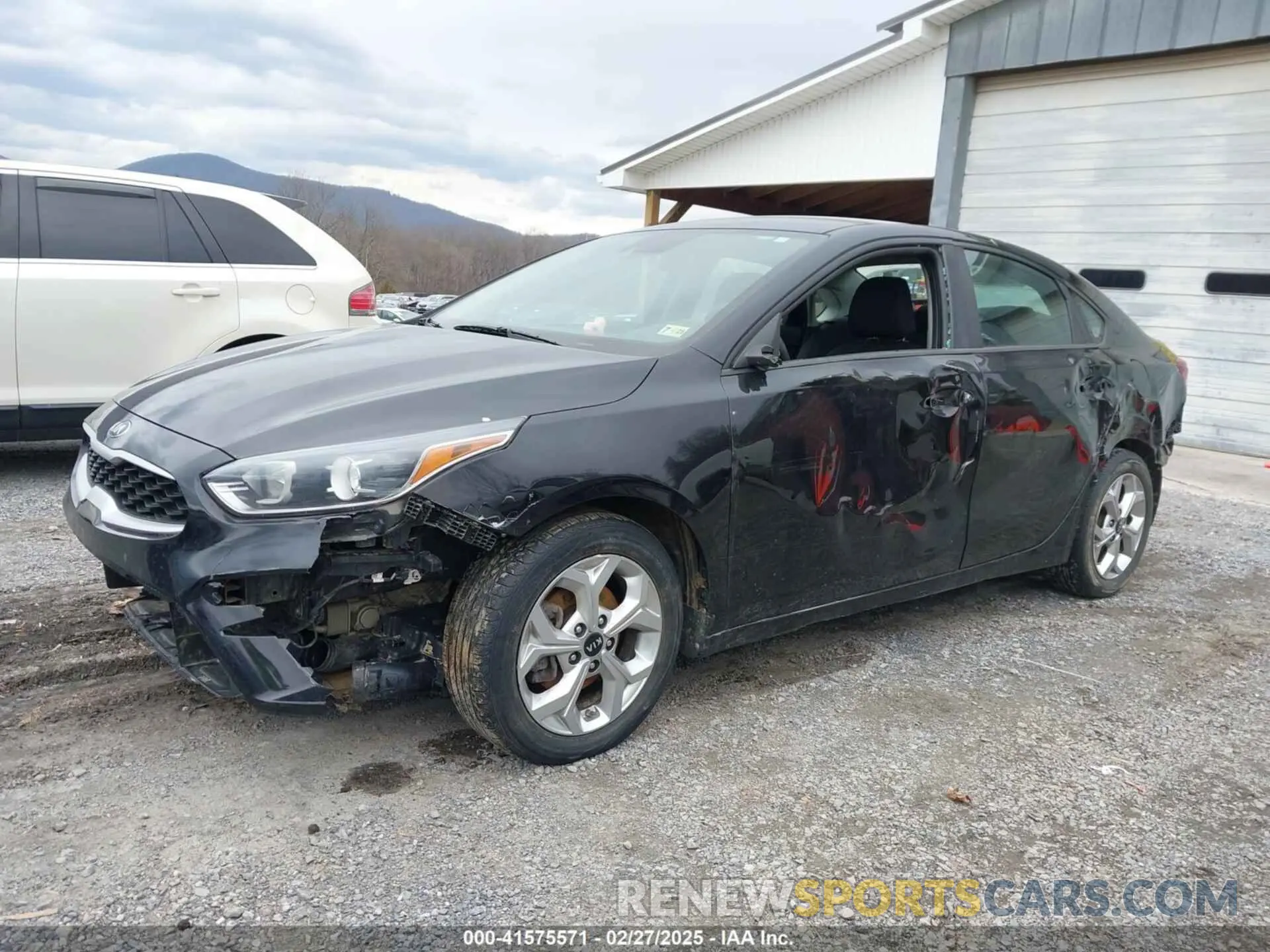 6 Photograph of a damaged car 3KPF24AD0LE154507 KIA FORTE 2020