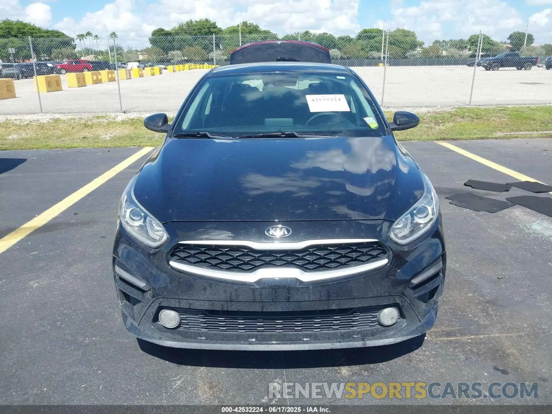 12 Photograph of a damaged car 3KPF24AD0LE170514 KIA FORTE 2020